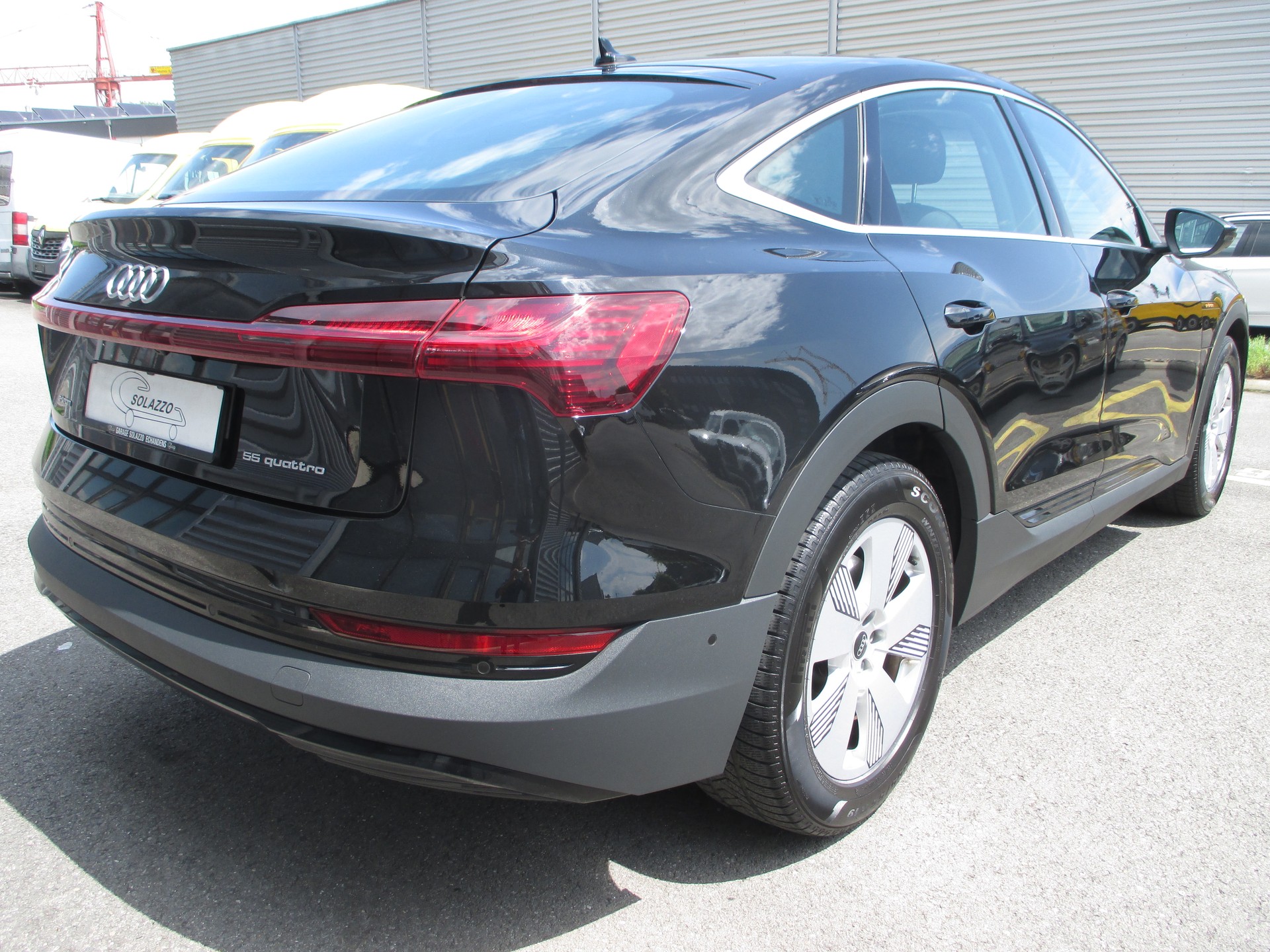 AUDI e-tron 55 Sportback quattro-image-3