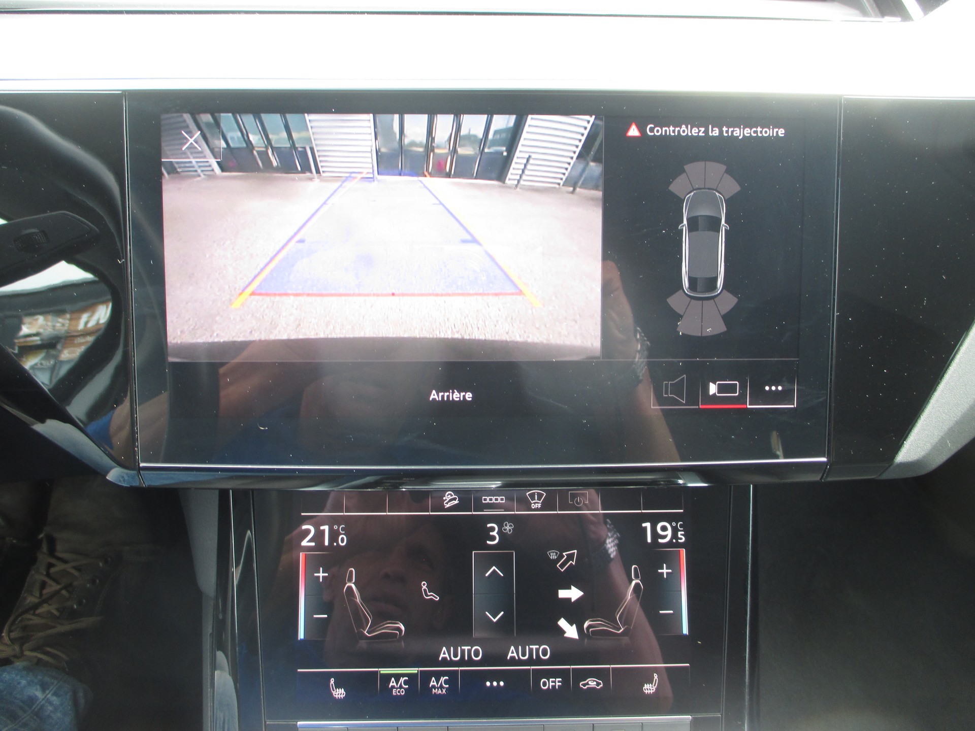 AUDI e-tron 55 Sportback quattro-image-8