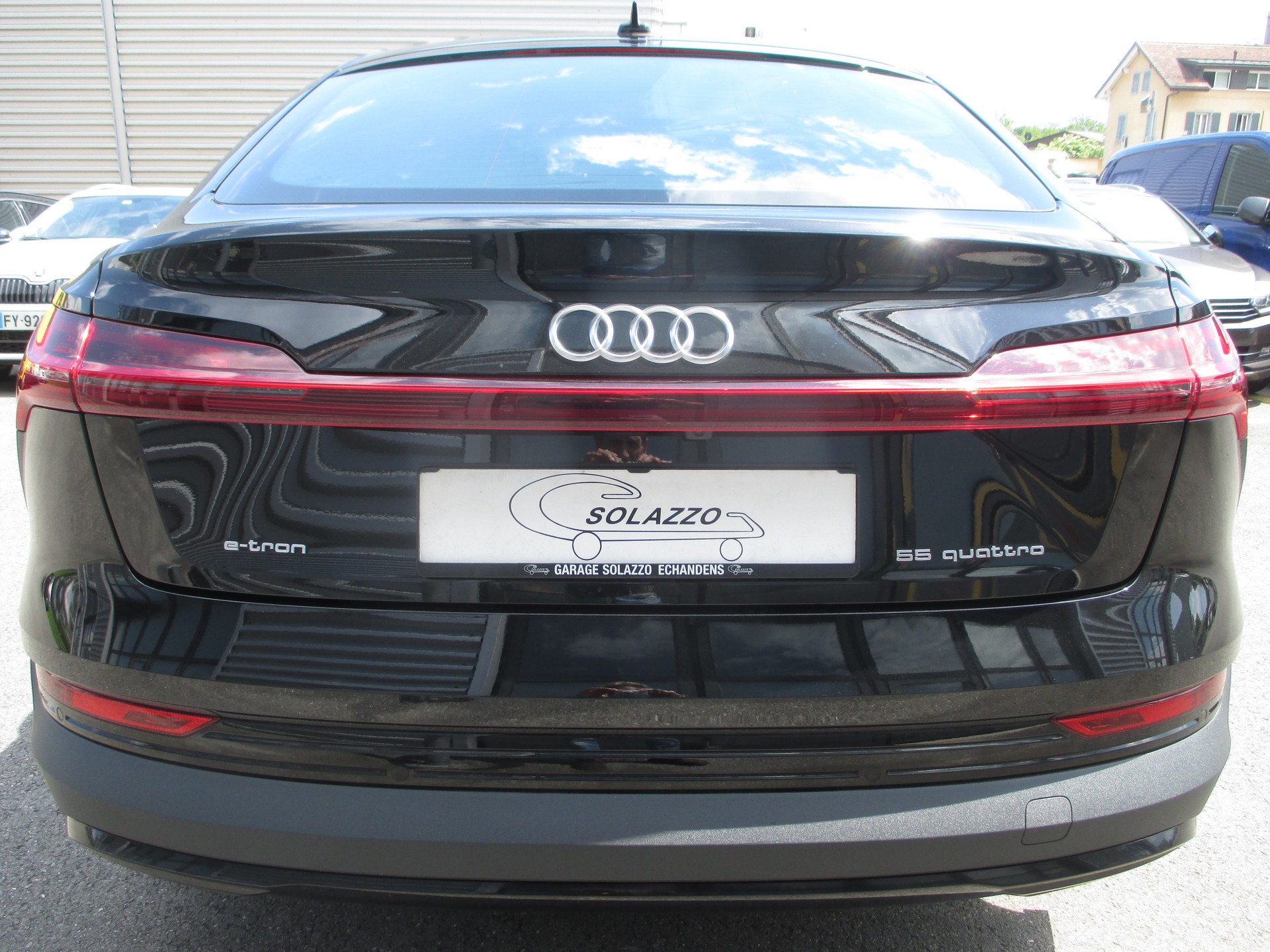 AUDI e-tron 55 Sportback quattro-image-4