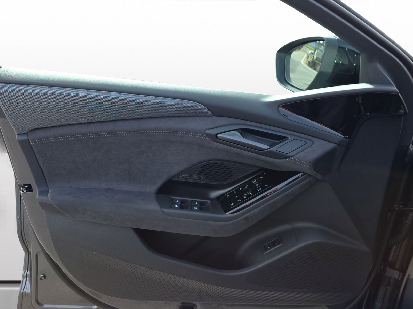 AUDI A6 Avant e-tron quattro-image-9