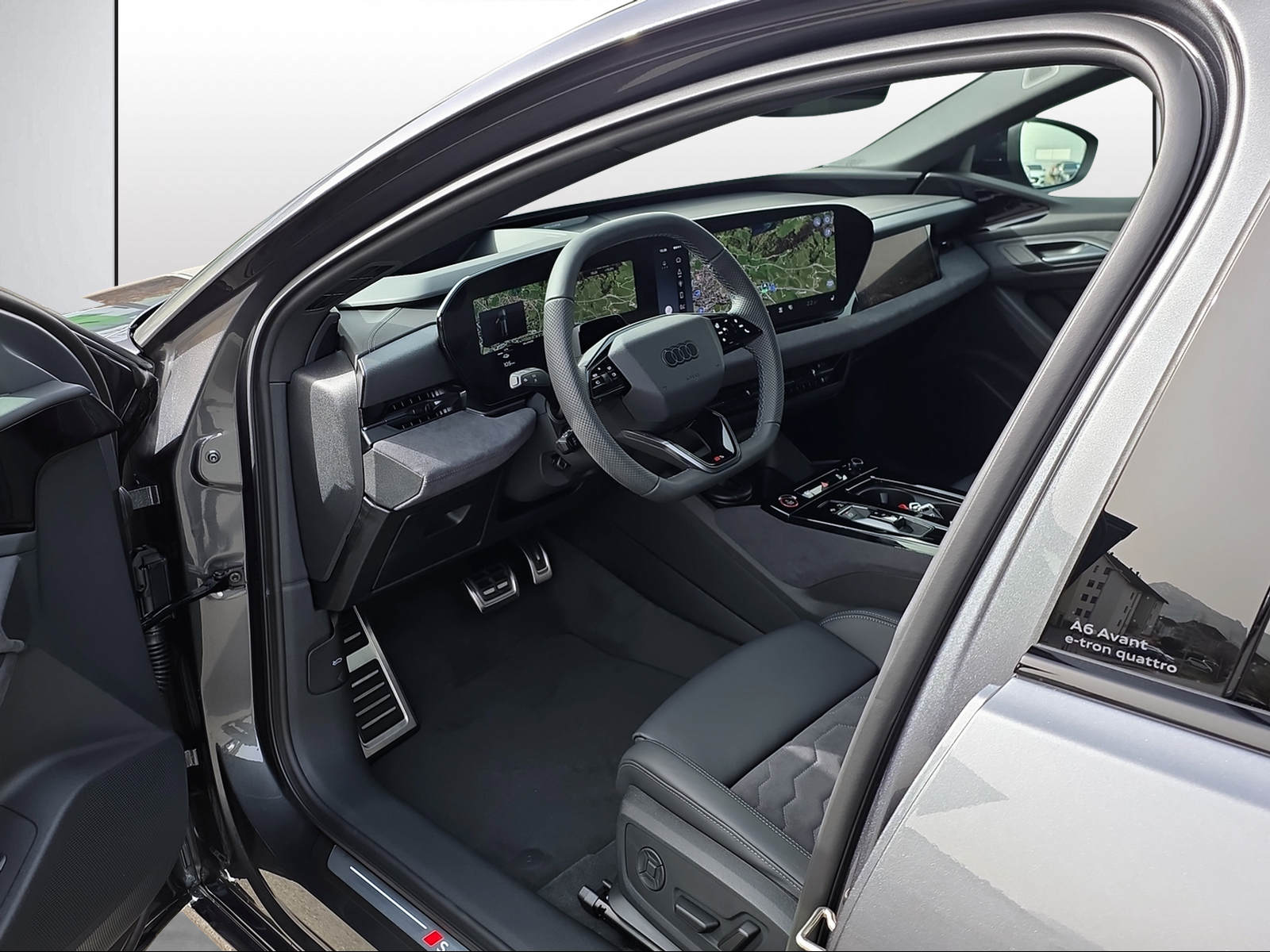 AUDI A6 Avant e-tron quattro-image-5