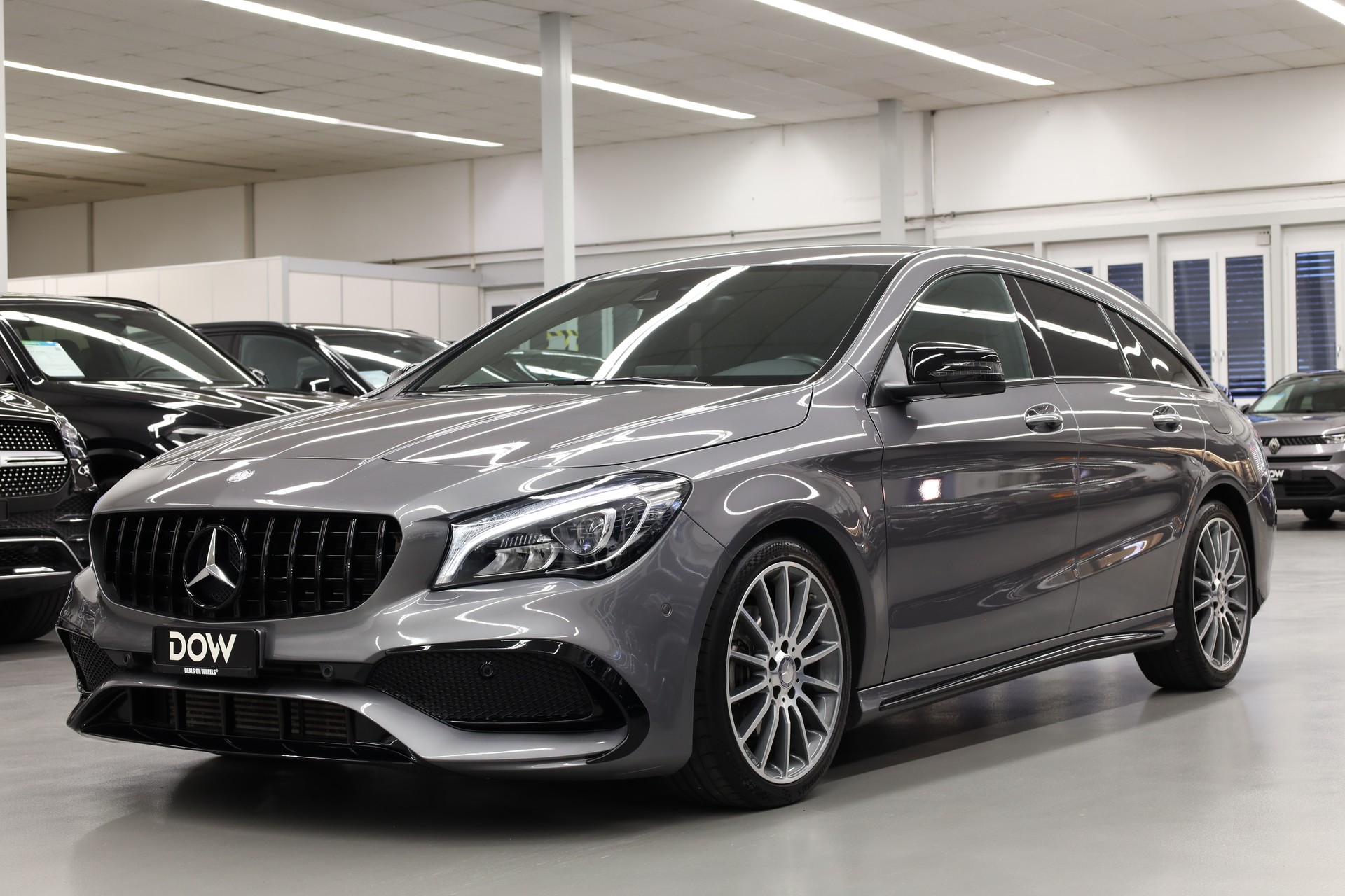MERCEDES-BENZ CLA 200 d AMG Line 4m Sh.Brake-image-2