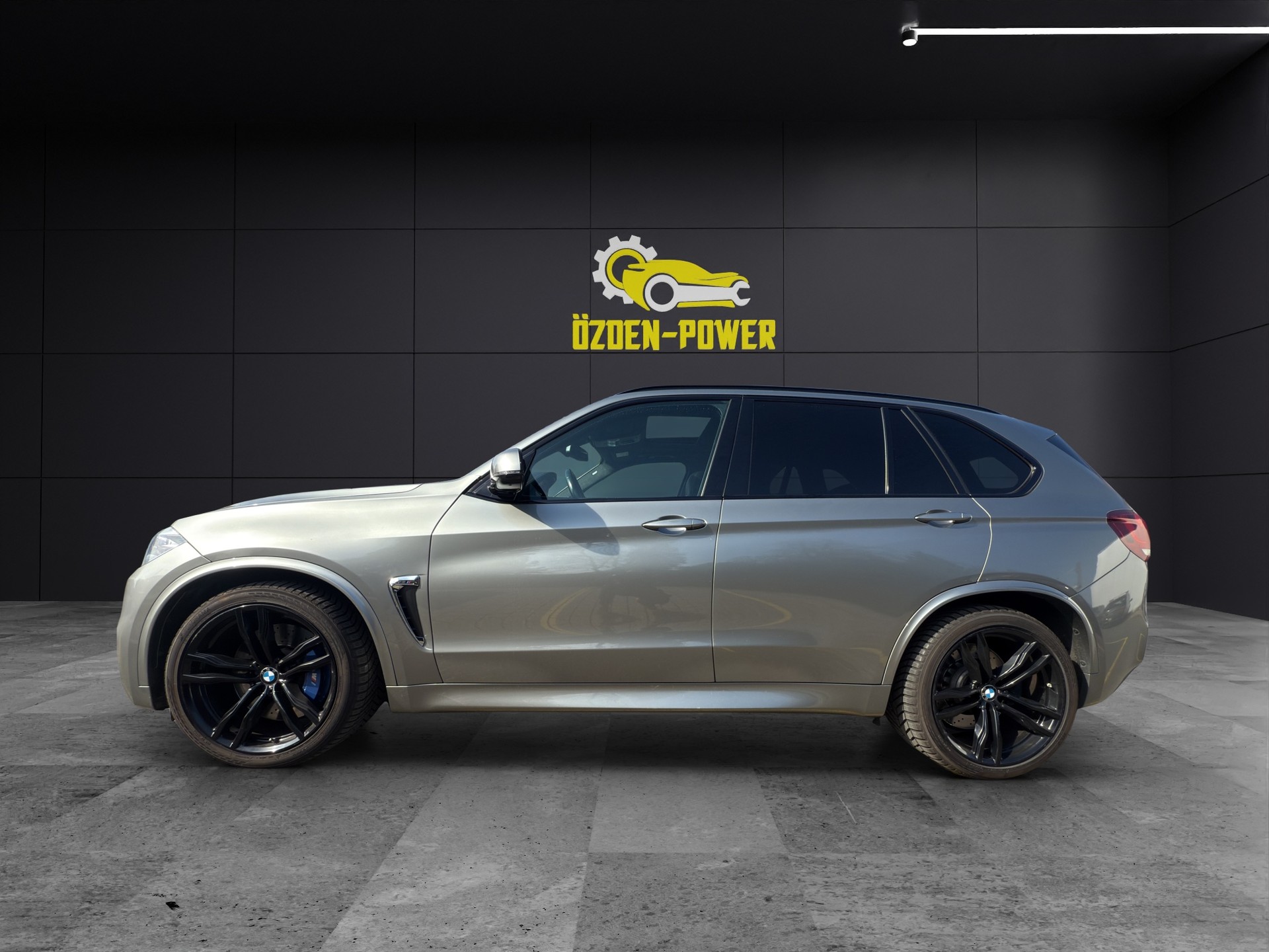 BMW X5M Steptronic-image-6
