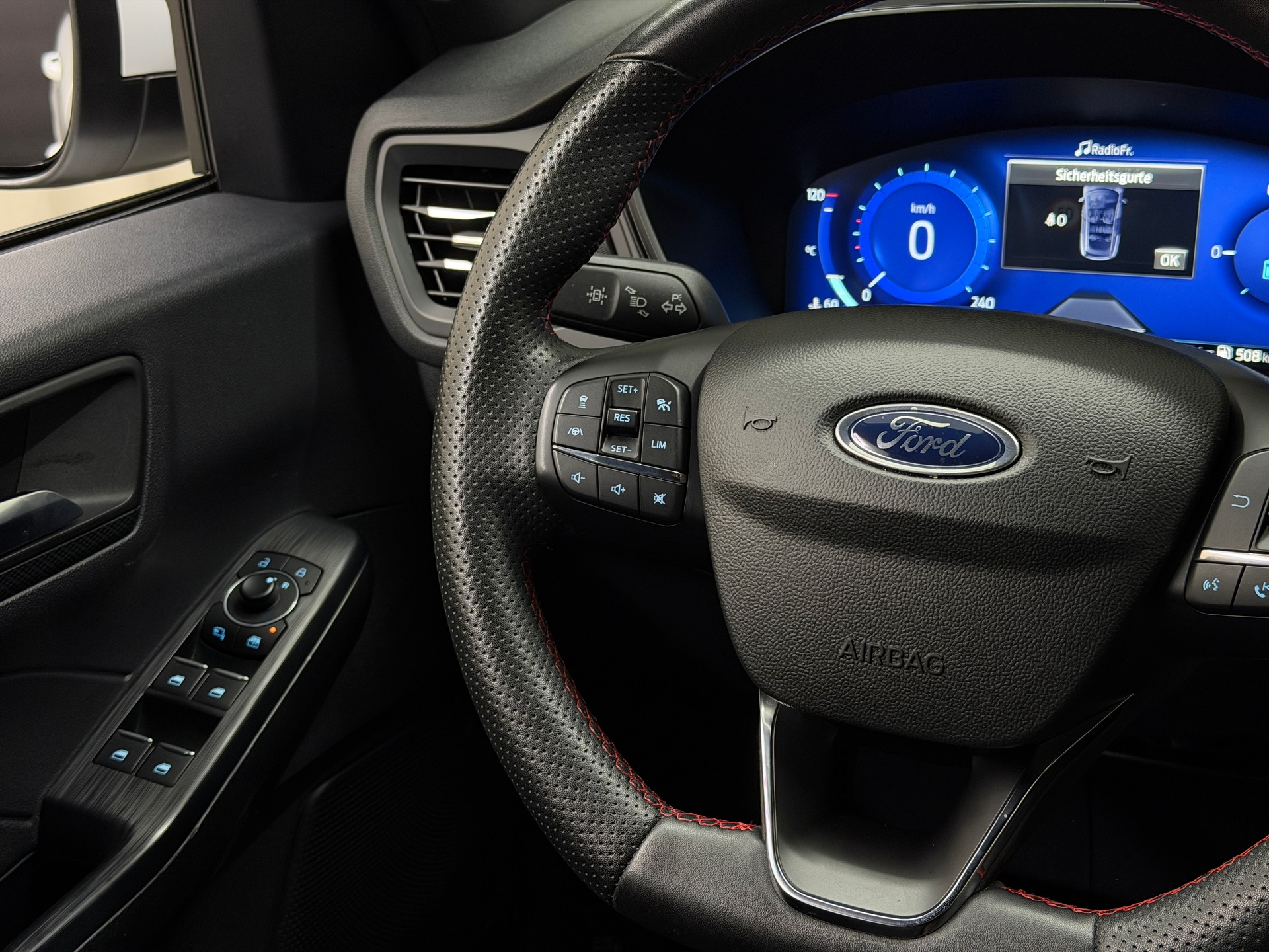 FORD Kuga 2.5 PHEV ST-Line 2WD-image-12