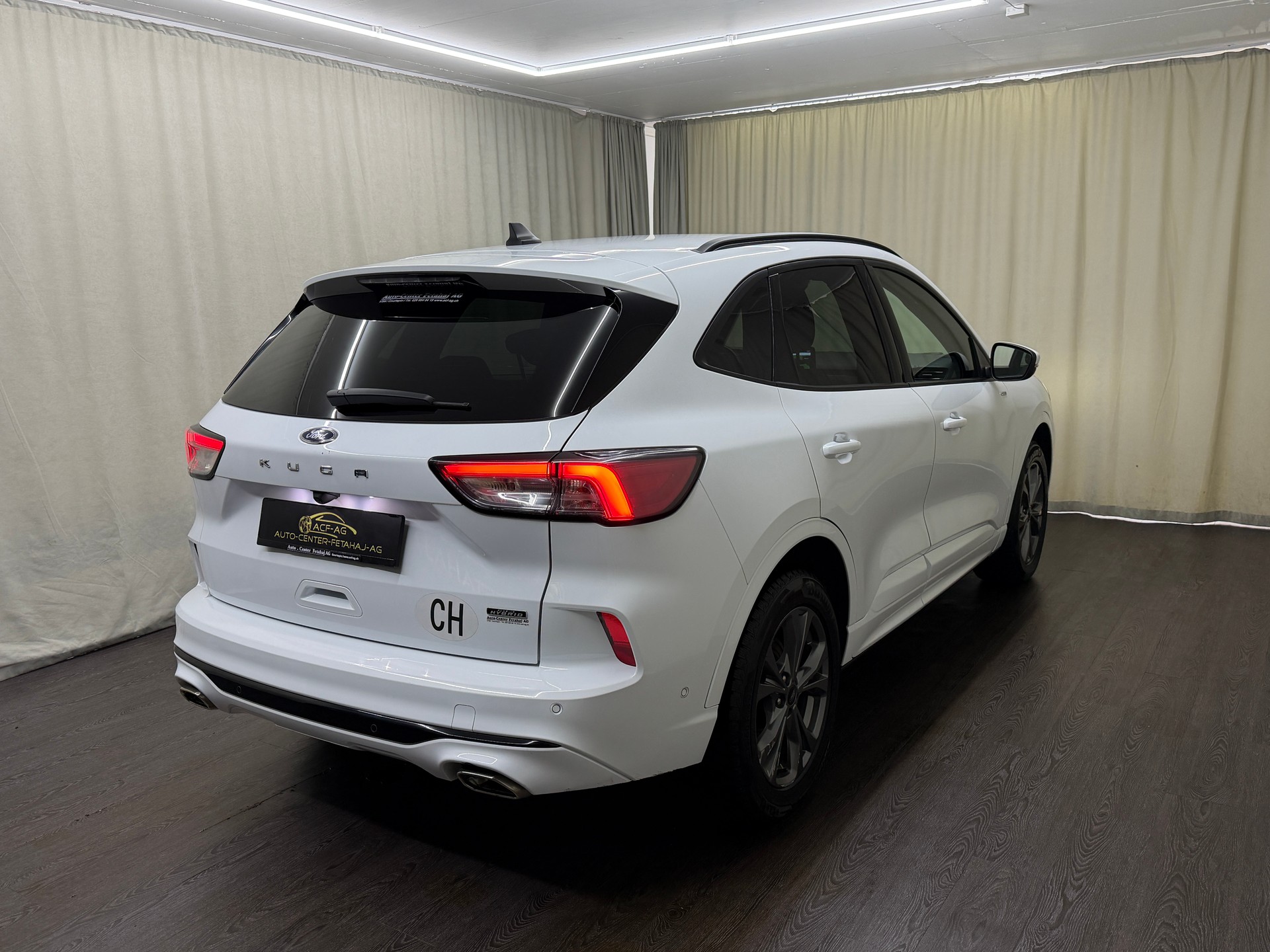 FORD Kuga 2.5 PHEV ST-Line 2WD-image-3