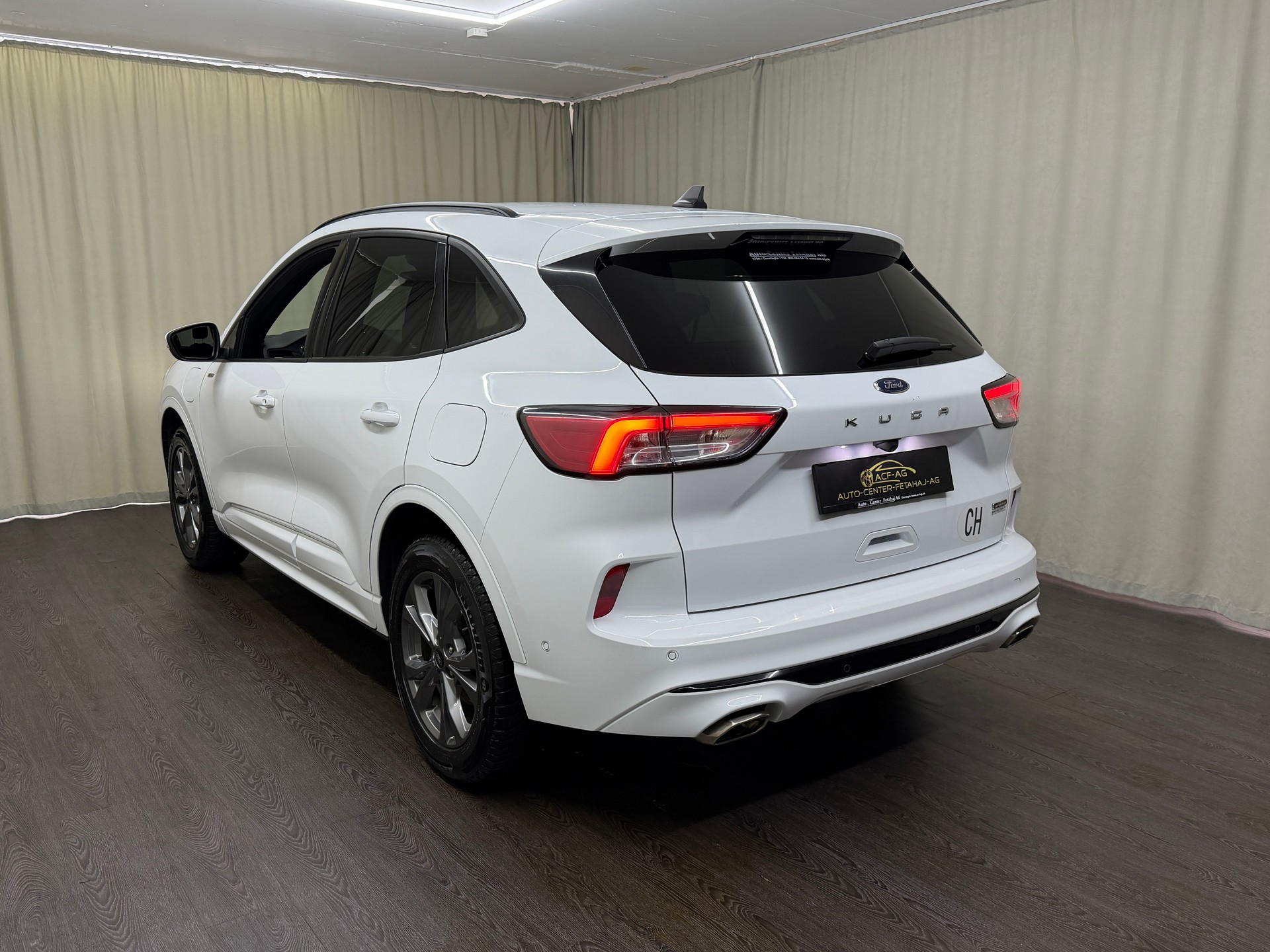 FORD Kuga 2.5 PHEV ST-Line 2WD-image-5