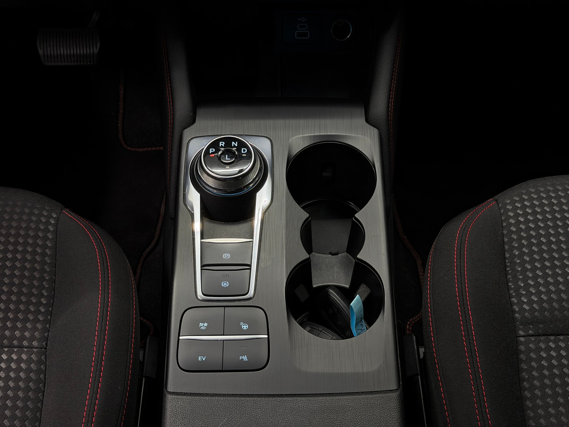 FORD Kuga 2.5 PHEV ST-Line 2WD-image-15