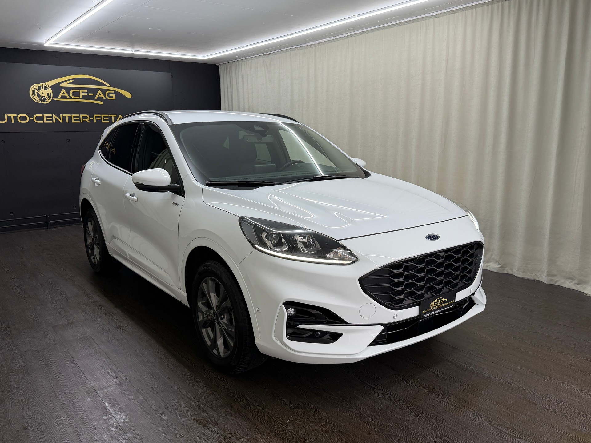 FORD Kuga 2.5 PHEV ST-Line 2WD-image-2