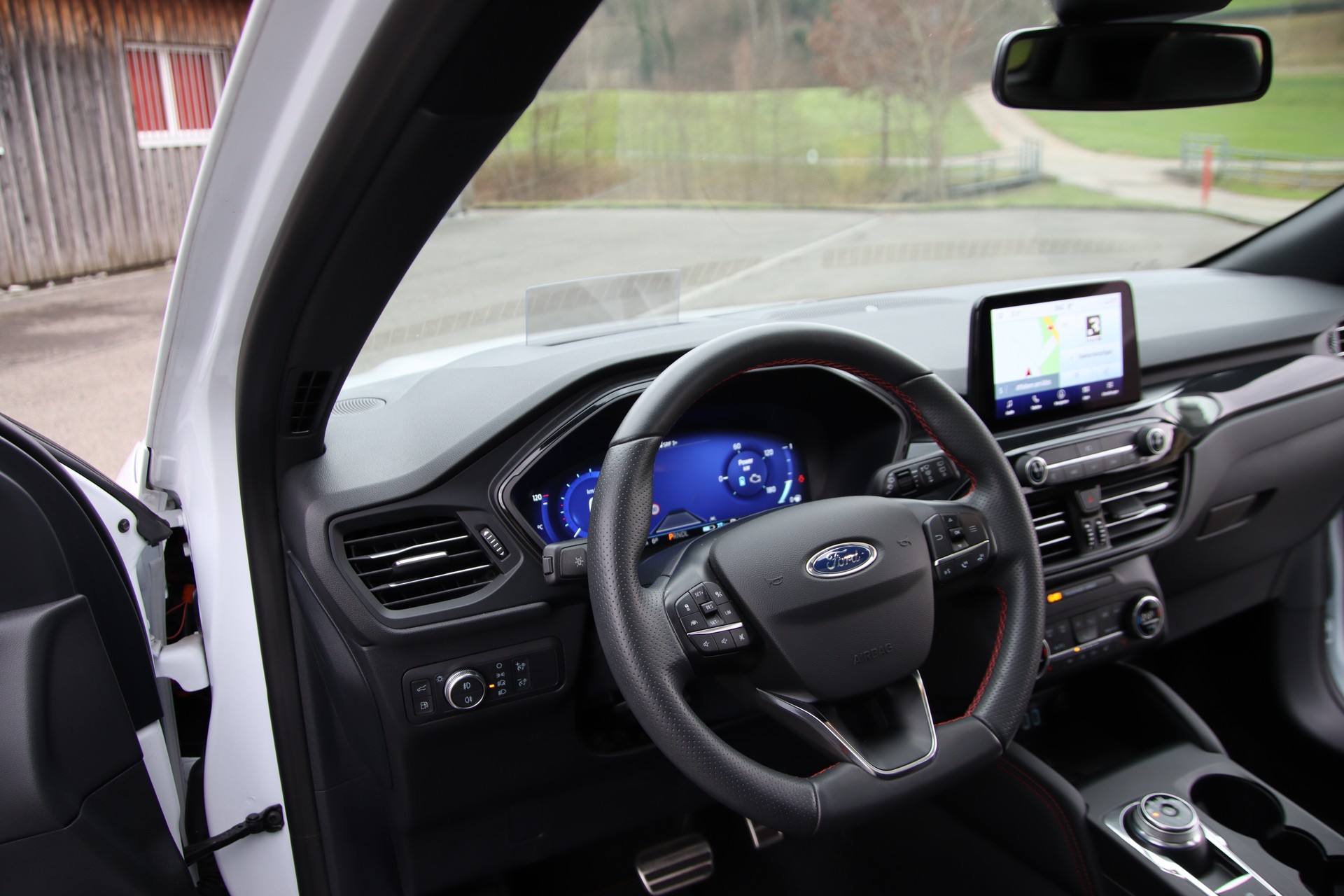 FORD Kuga 2.5 PHEV ST-Line 2WD-image-5