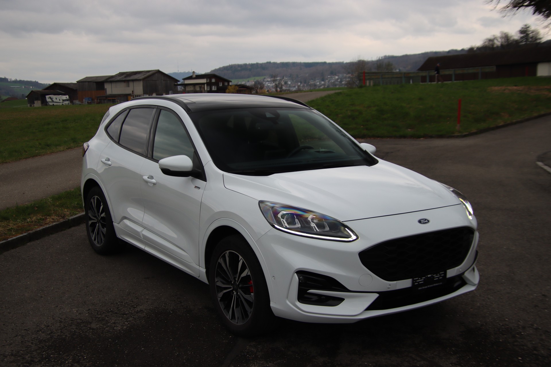 FORD Kuga 2.5 PHEV ST-Line 2WD-image-3