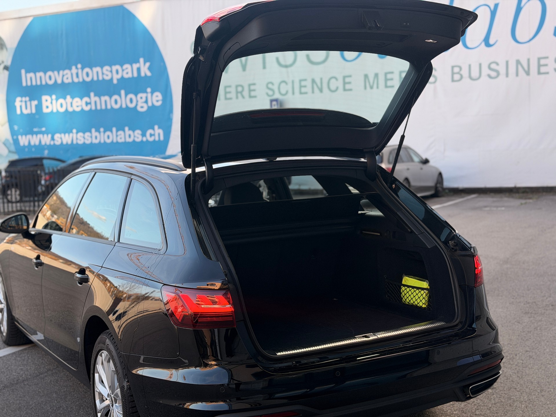AUDI A4 Avant 35 TDI S-tronic-image-12