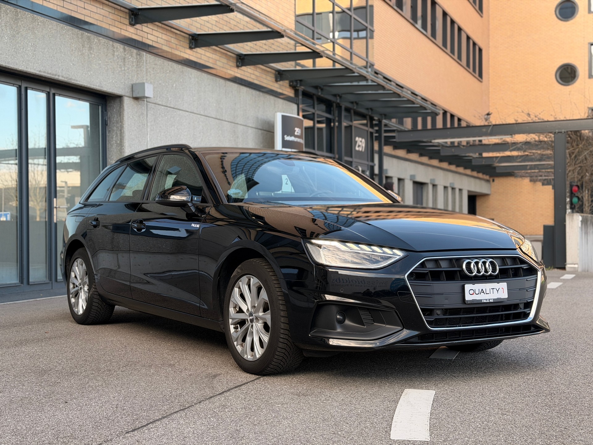 AUDI A4 Avant 35 TDI S-tronic-image-5