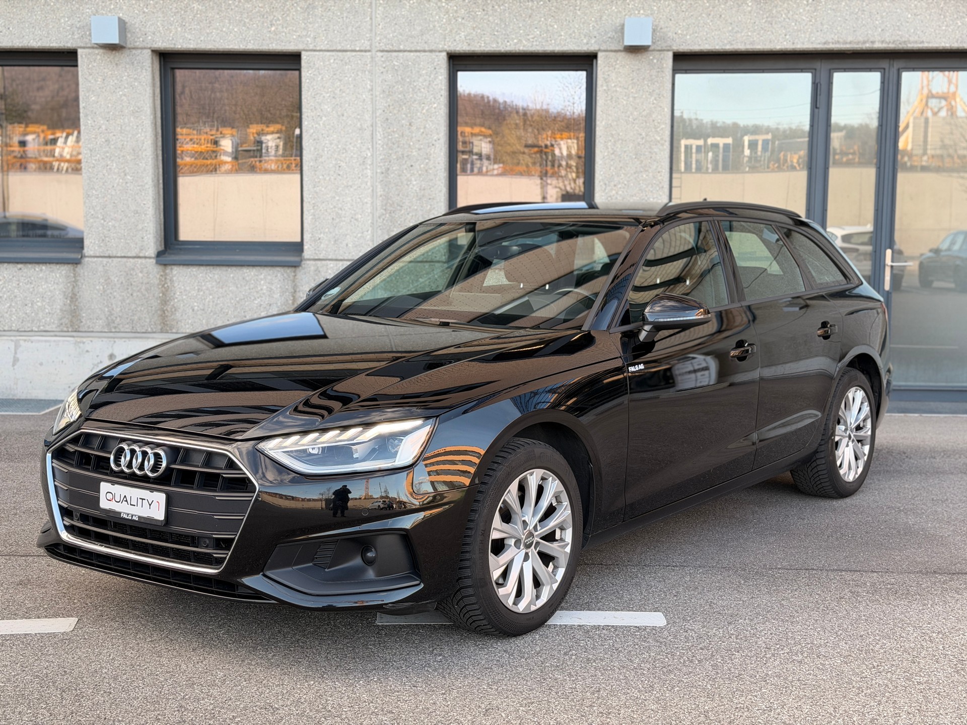 AUDI A4 Avant 35 TDI S-tronic-image-0