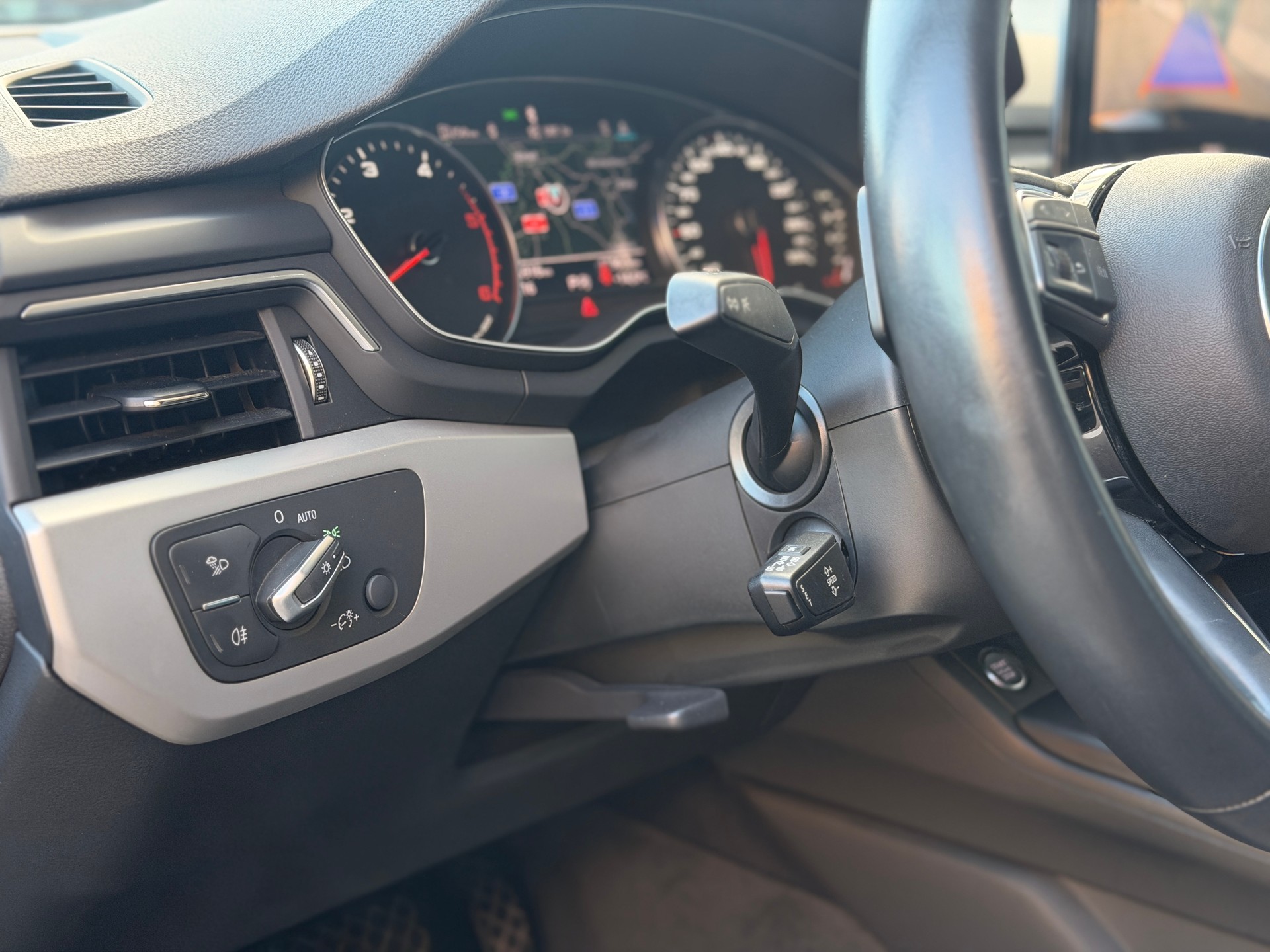 AUDI A4 Avant 35 TDI S-tronic-image-16