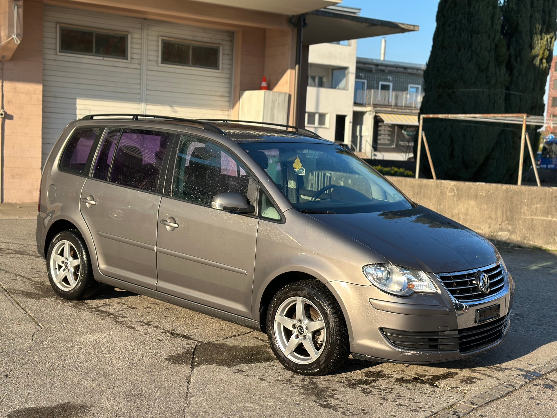VW Touran 2.0 TDI Trendline-image-1