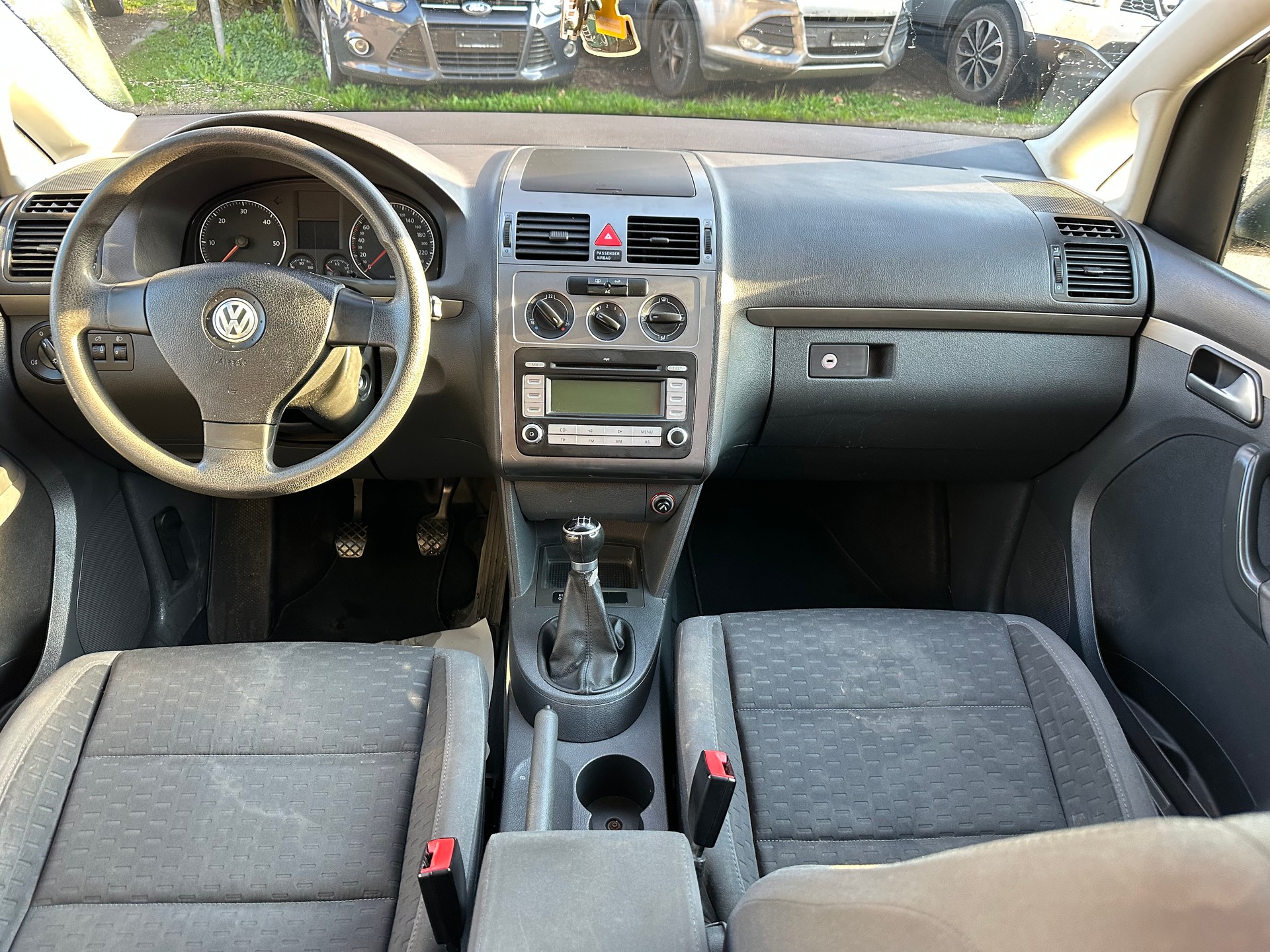 VW Touran 2.0 TDI Trendline-image-8