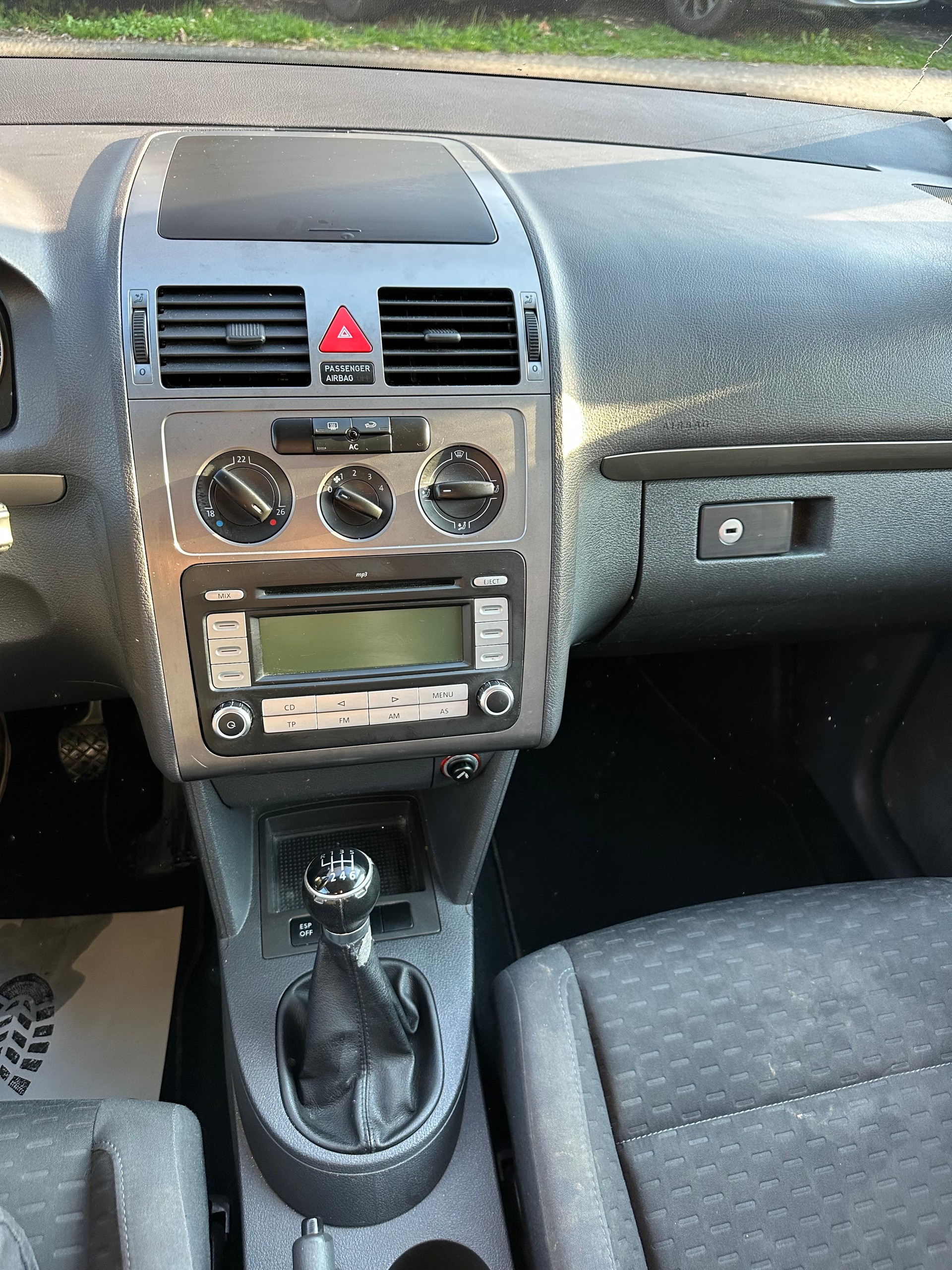 VW Touran 2.0 TDI Trendline-image-10