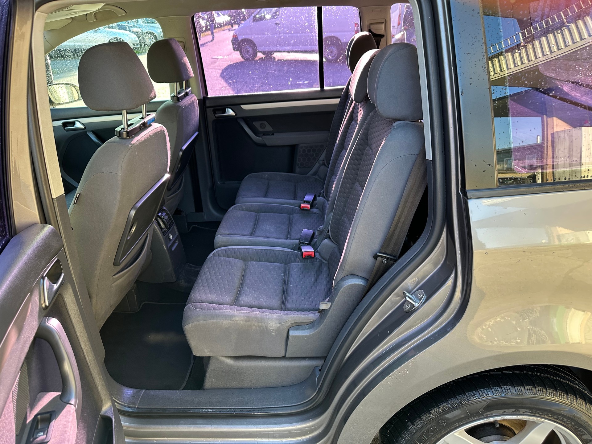VW Touran 2.0 TDI Trendline-image-7