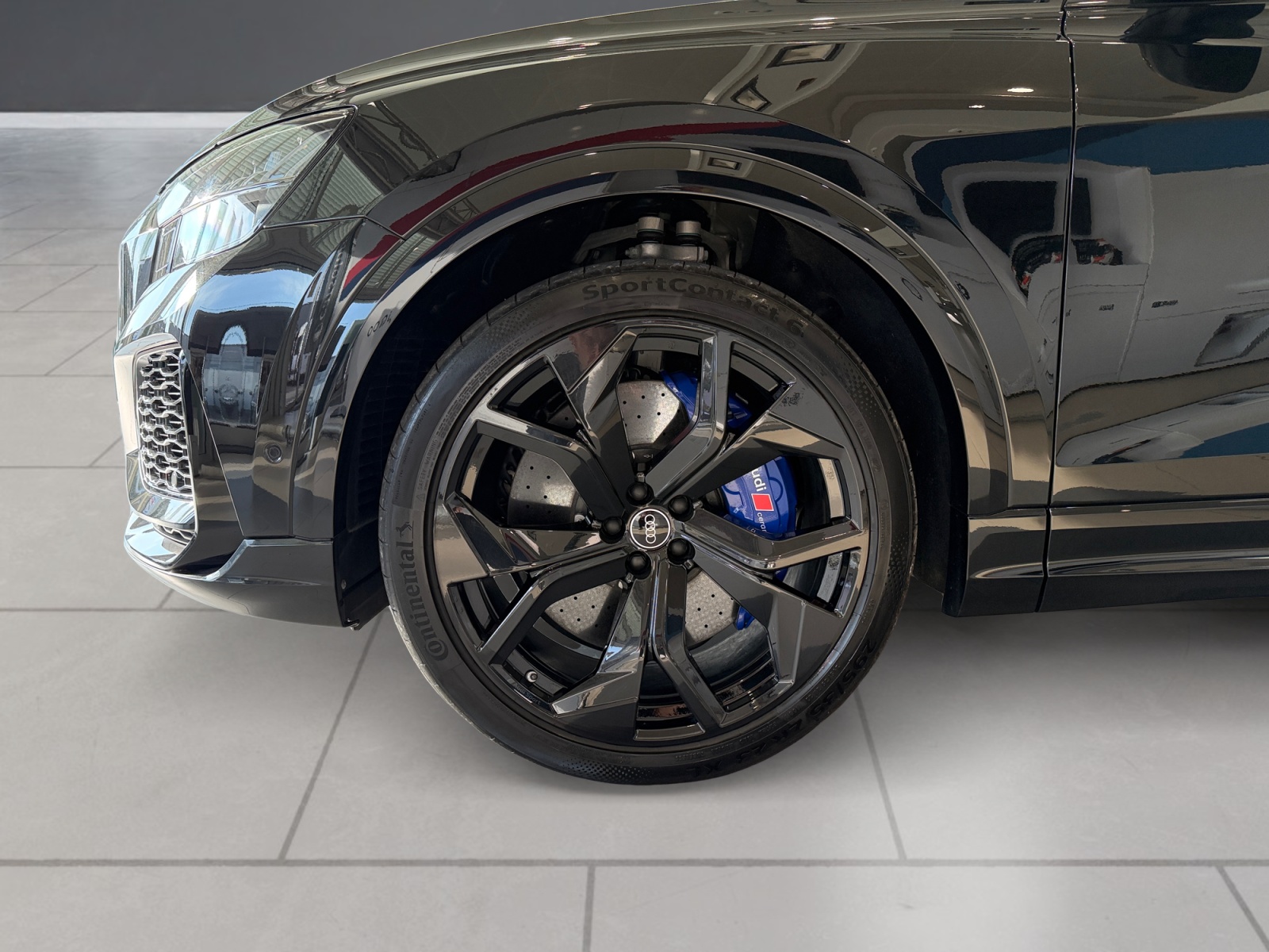 AUDI RSQ8 quattro tiptronic-image-2