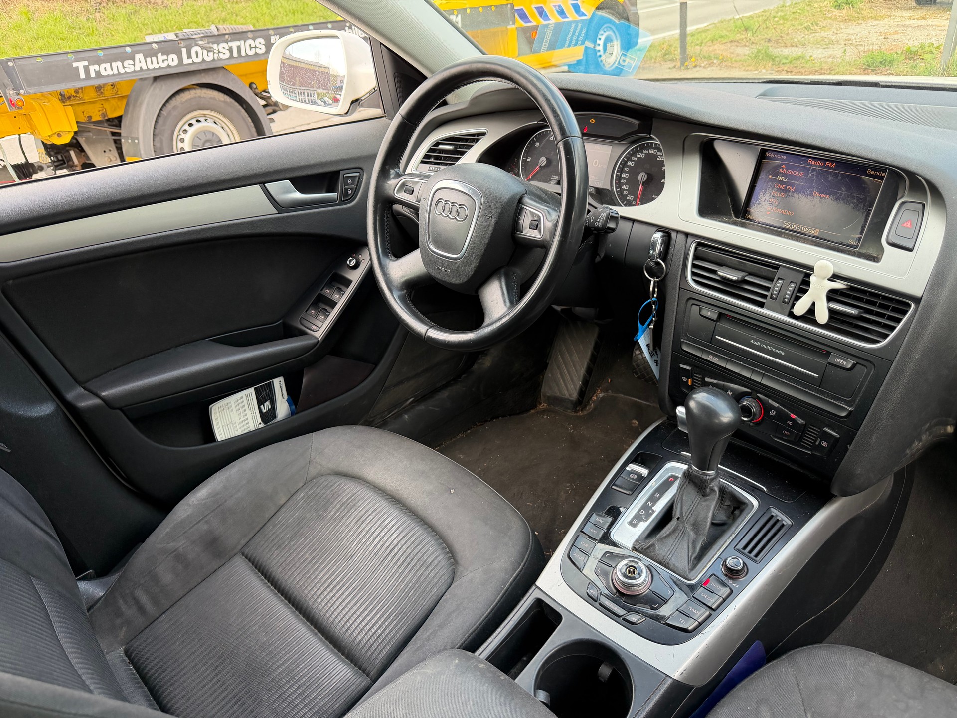 AUDI A4 Avant 2.0 TDI multitronic-image-4