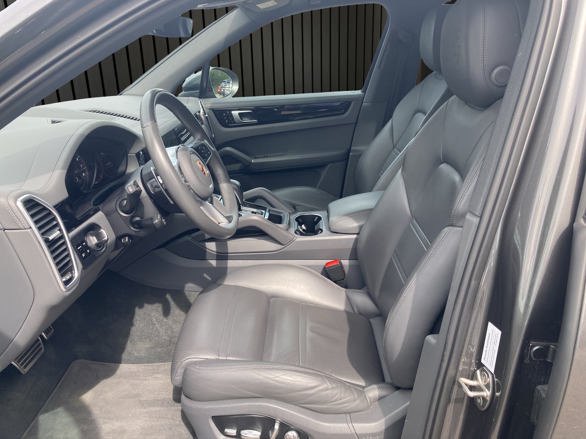 PORSCHE Cayenne S-image-10