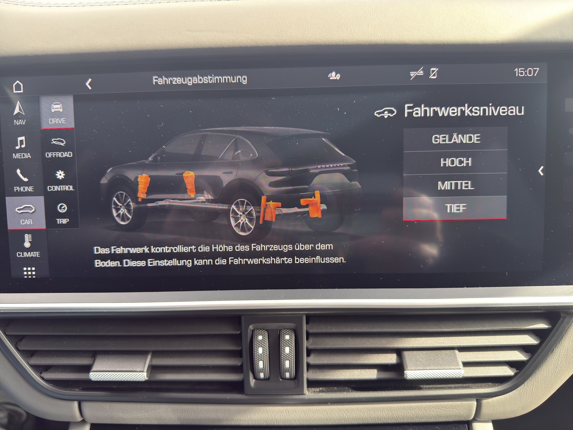 PORSCHE Cayenne S-image-22