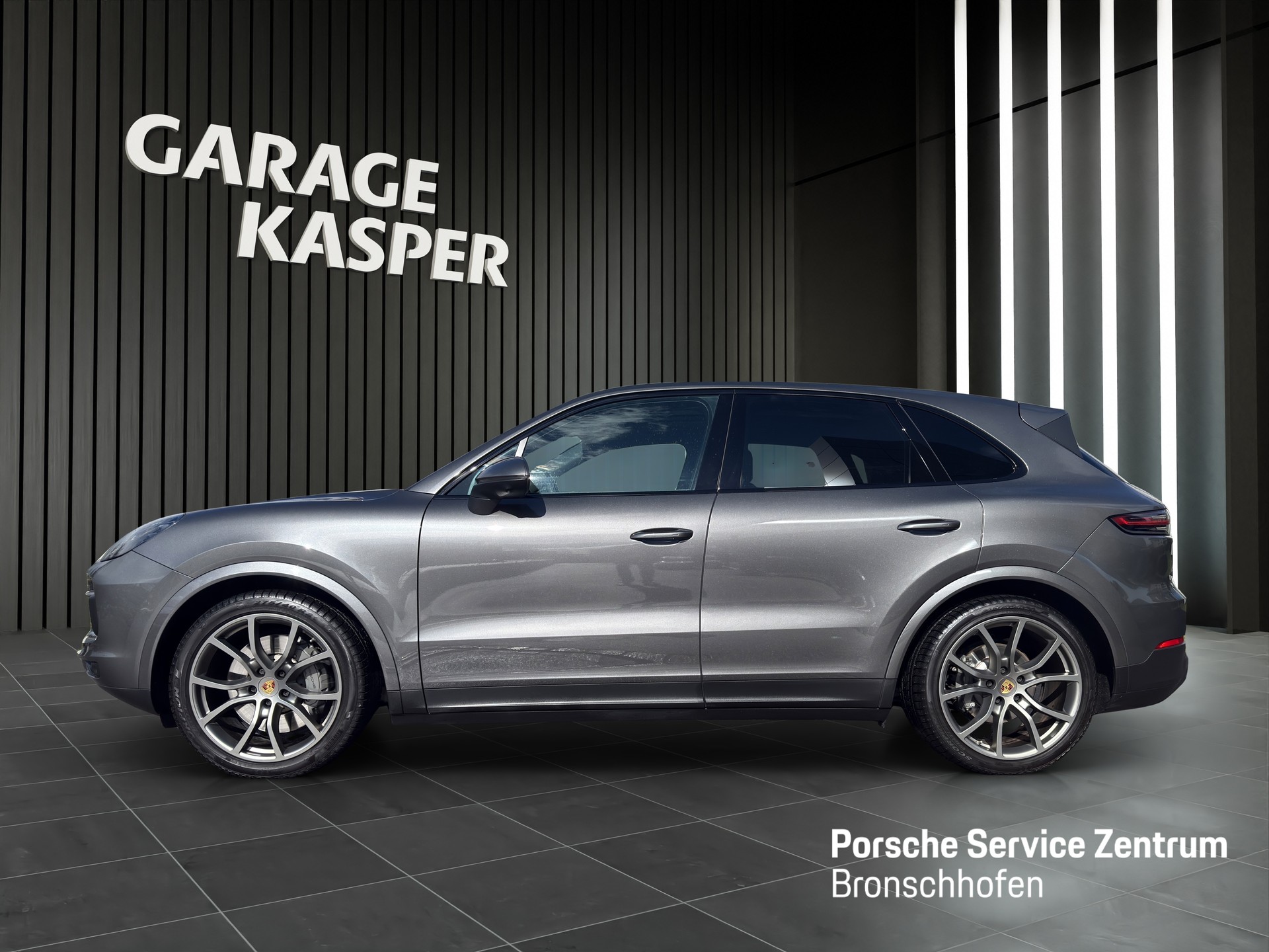 PORSCHE Cayenne S-showroom-element-1