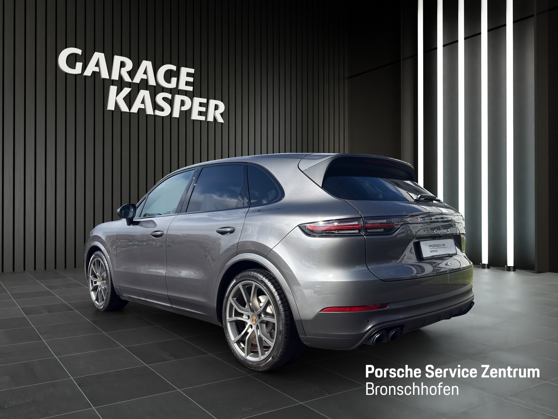 PORSCHE Cayenne S-showroom-element-2