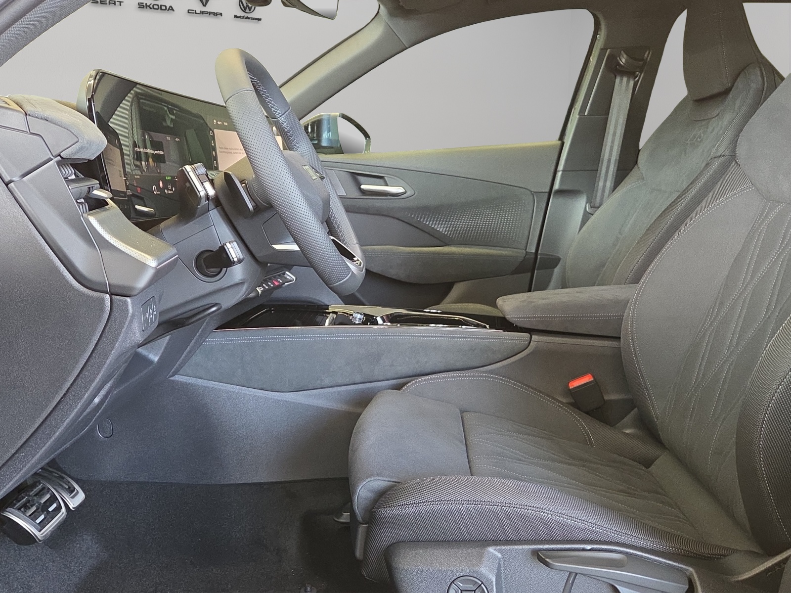 AUDI Q3 SUV TFSI quattro 150 kW S tronic-image-5