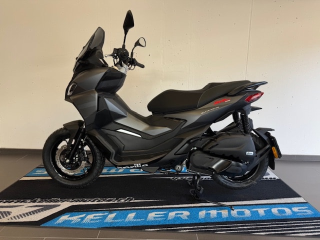 APRILIA SR 125 GT ABS E5+-showroom-element-1