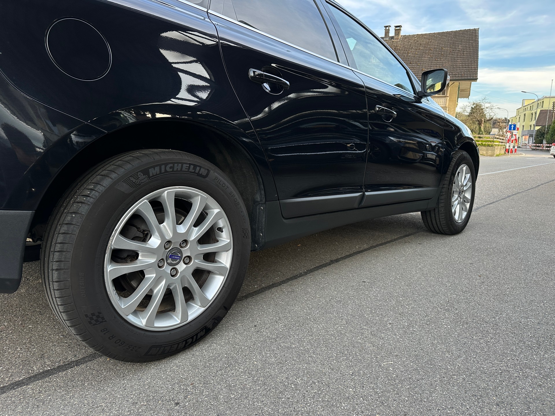 VOLVO XC60 D5 AWD Momentum-image-12