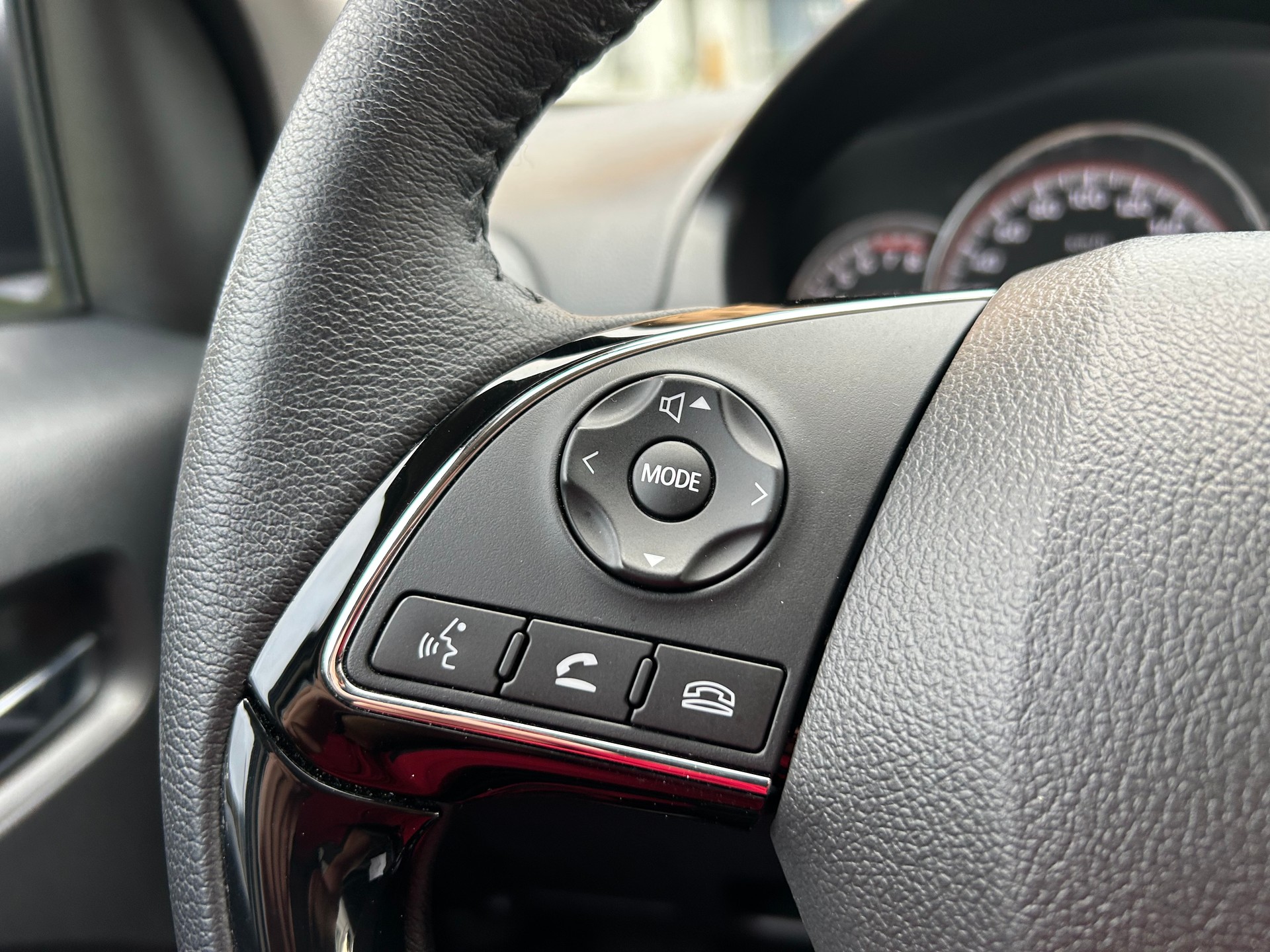 MITSUBISHI Space Star 1.2 CVT Intense+-image-12