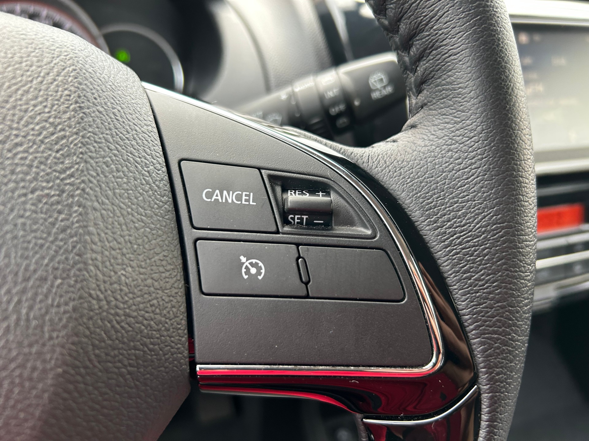 MITSUBISHI Space Star 1.2 CVT Intense+-image-13