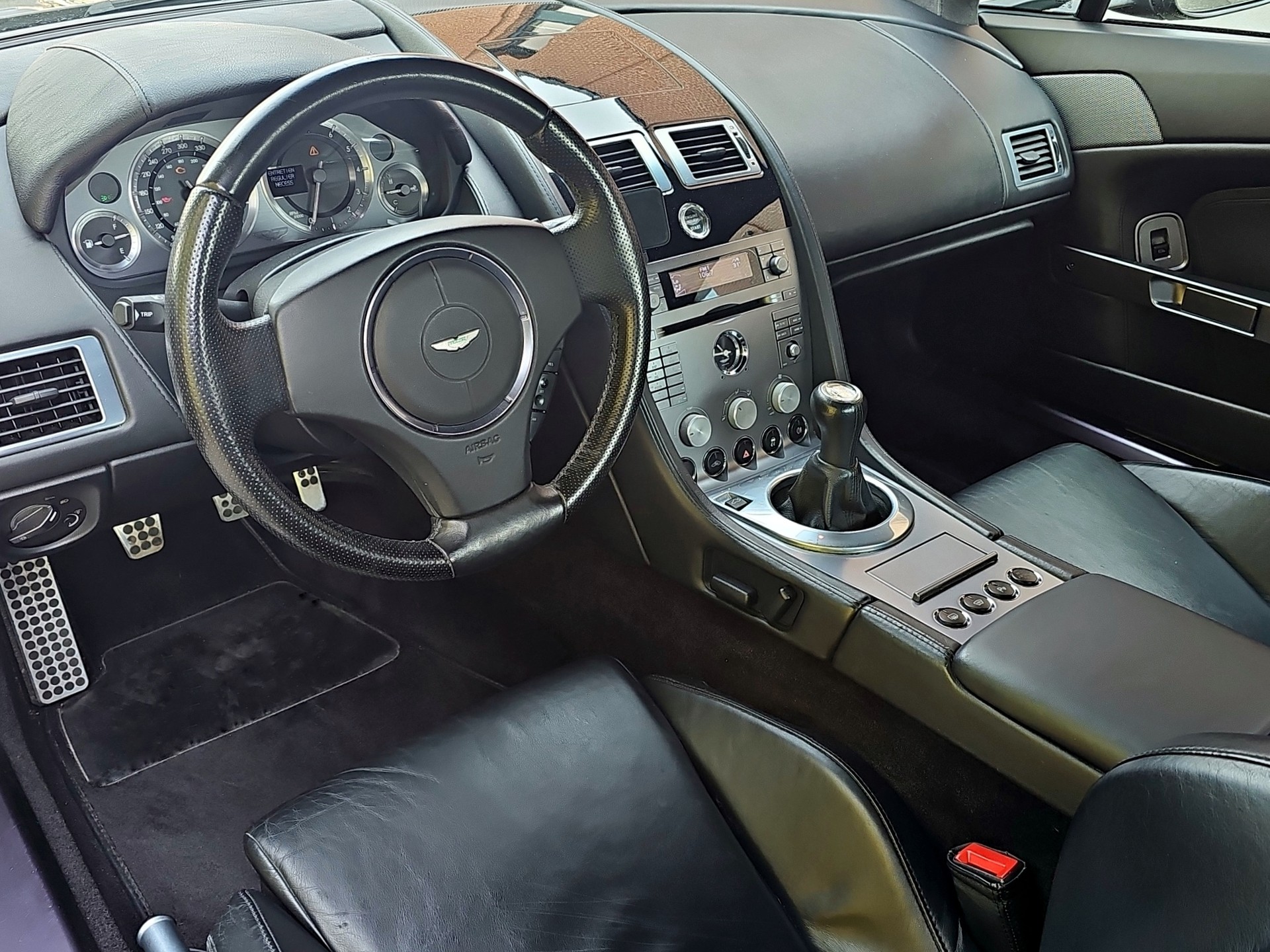 ASTON MARTIN V8 Vantage 4.3-image-11