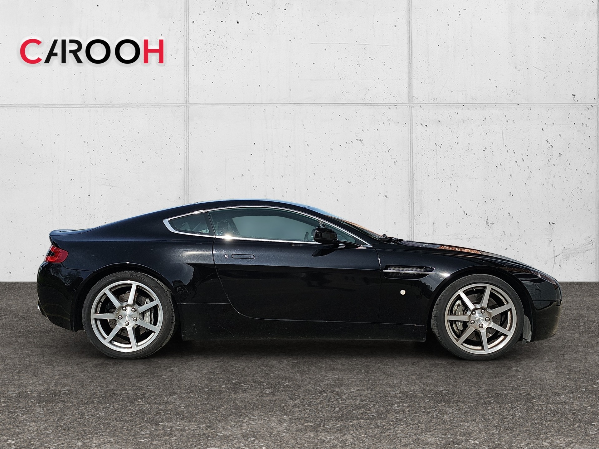 ASTON MARTIN V8 Vantage 4.3-image-9