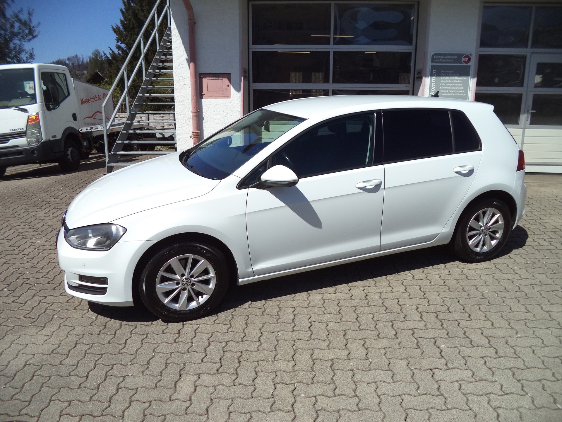 VW Golf 1.2 TSI Trendline DSG-image-3