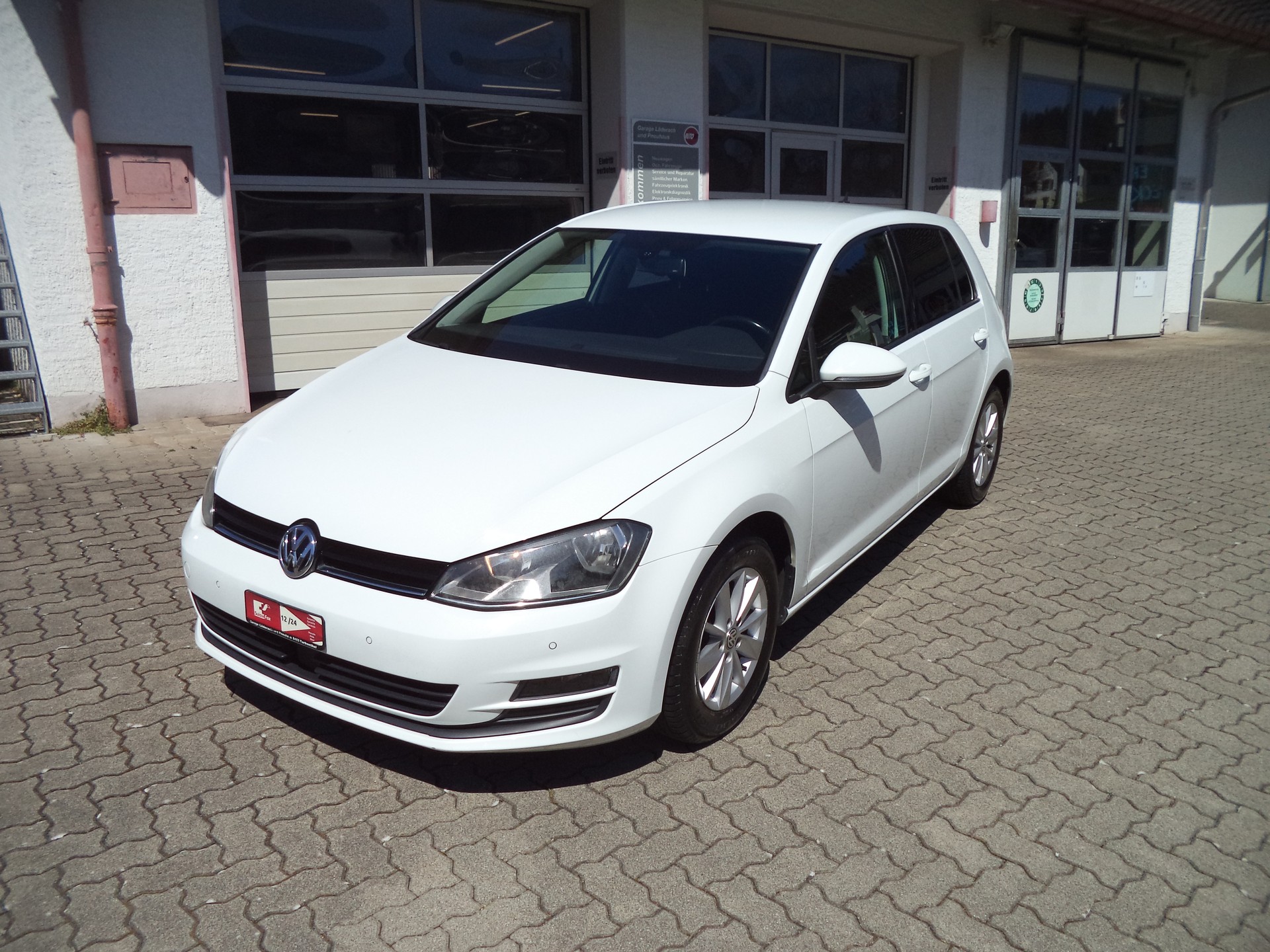 VW Golf 1.2 TSI Trendline DSG-image-2