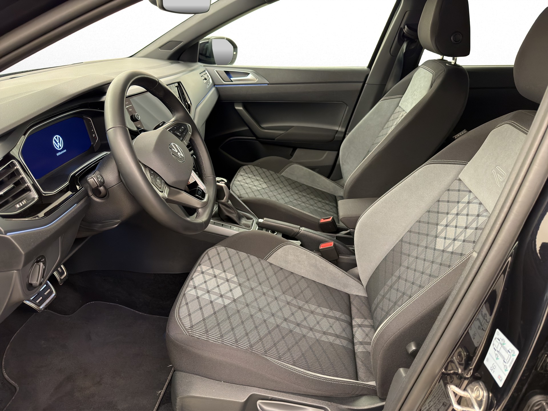 VW Taigo 1.5 TSI R-Line DSG-image-9