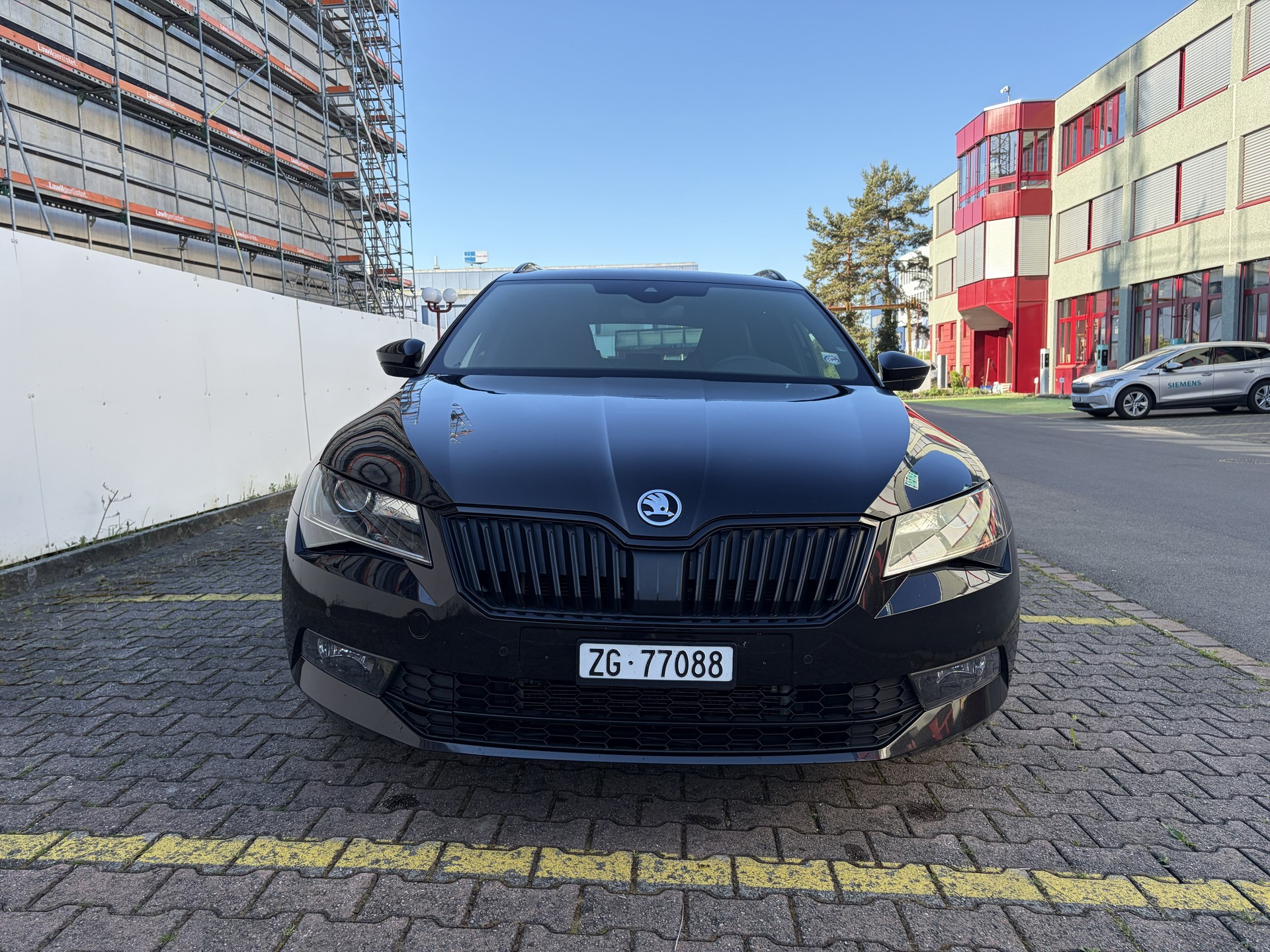 SKODA Superb Combi 2.0 TDi SportLine 4x4 DSG-image-3