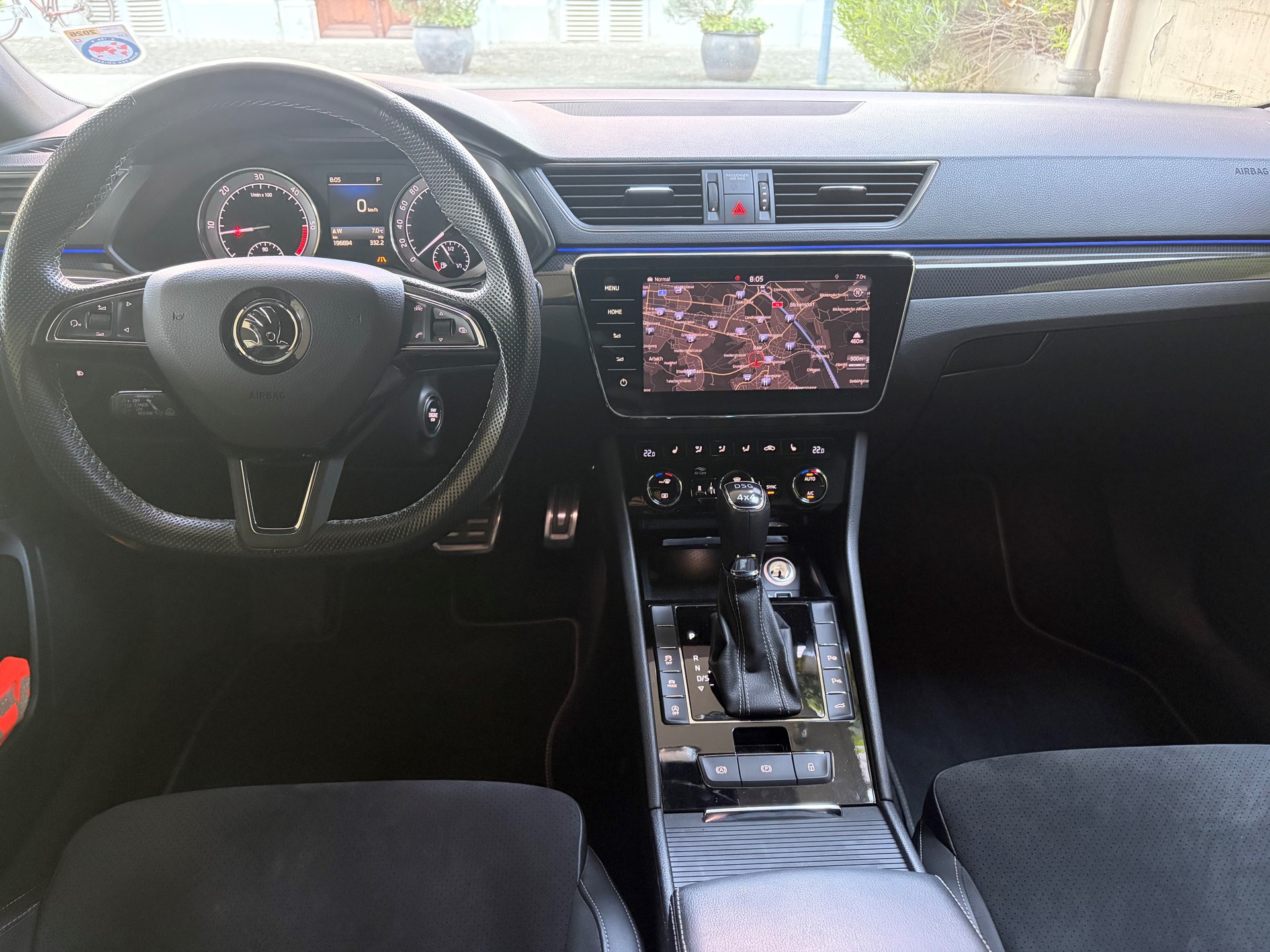 SKODA Superb Combi 2.0 TDi SportLine 4x4 DSG-image-14