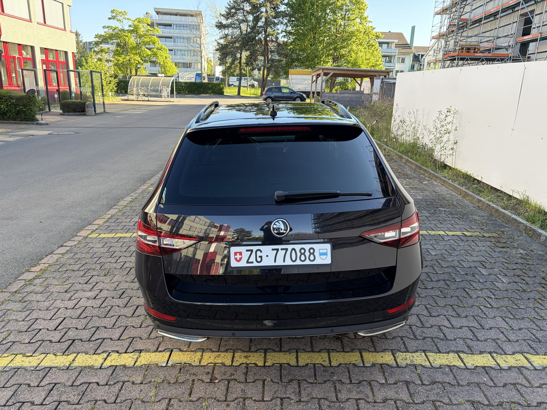 SKODA Superb Combi 2.0 TDi SportLine 4x4 DSG-image-6