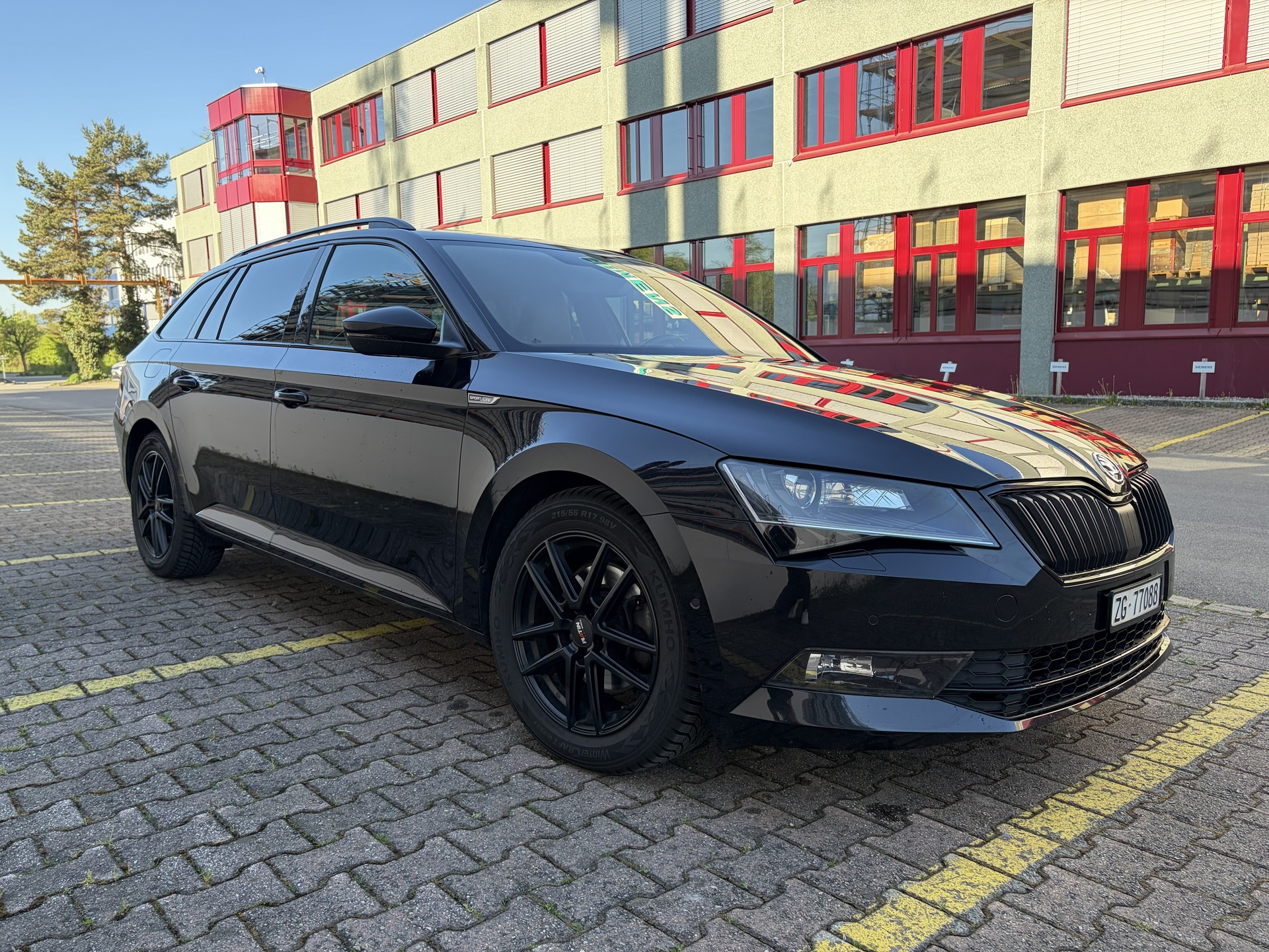 SKODA Superb Combi 2.0 TDi SportLine 4x4 DSG-image-0
