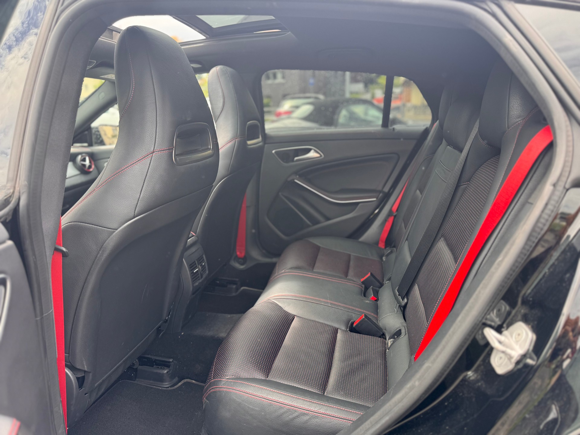 MERCEDES-BENZ CLA Shooting Brake 45 AMG 4Matic Speedshift-image-7