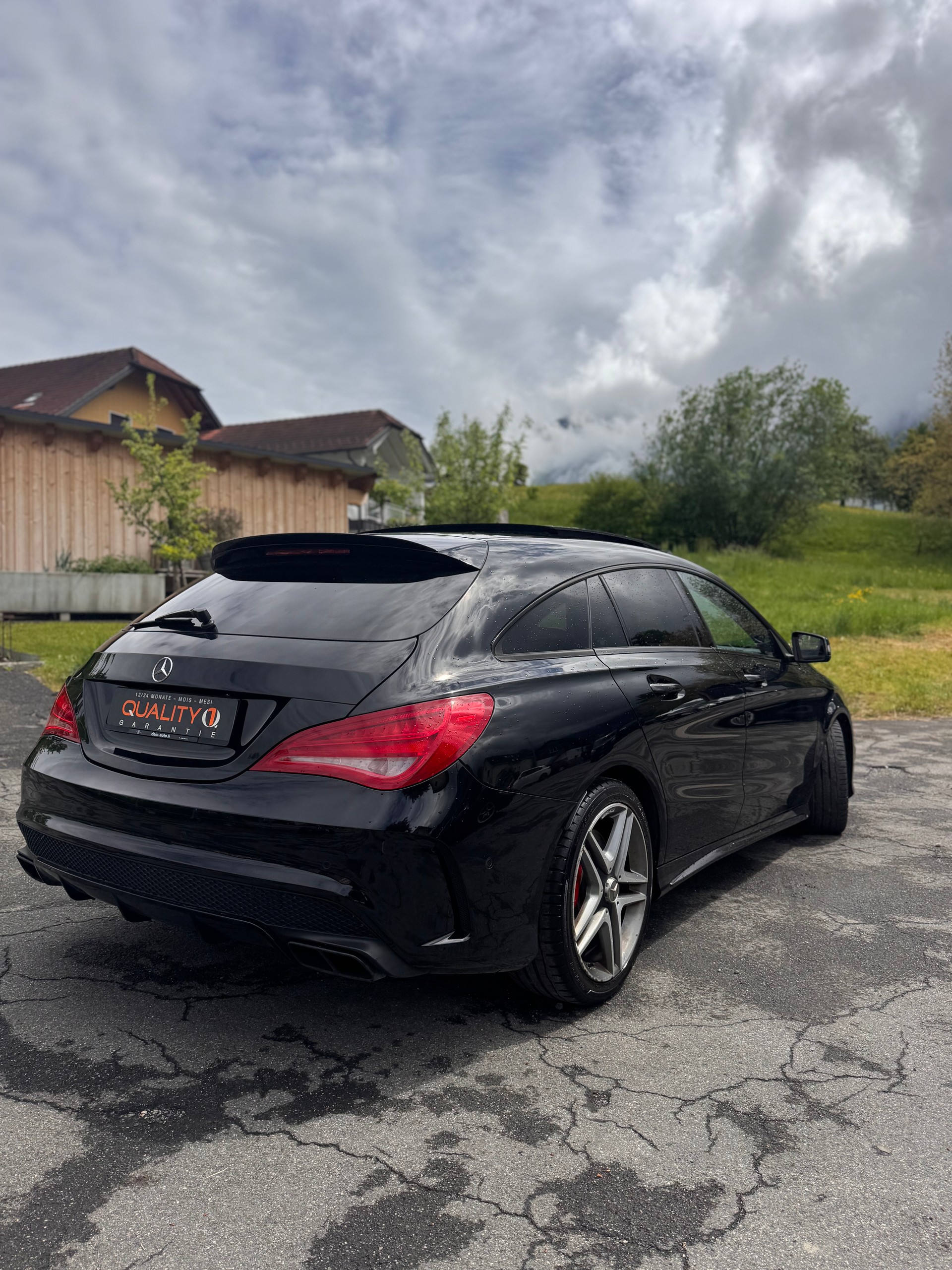 MERCEDES-BENZ CLA Shooting Brake 45 AMG 4Matic Speedshift-image-5