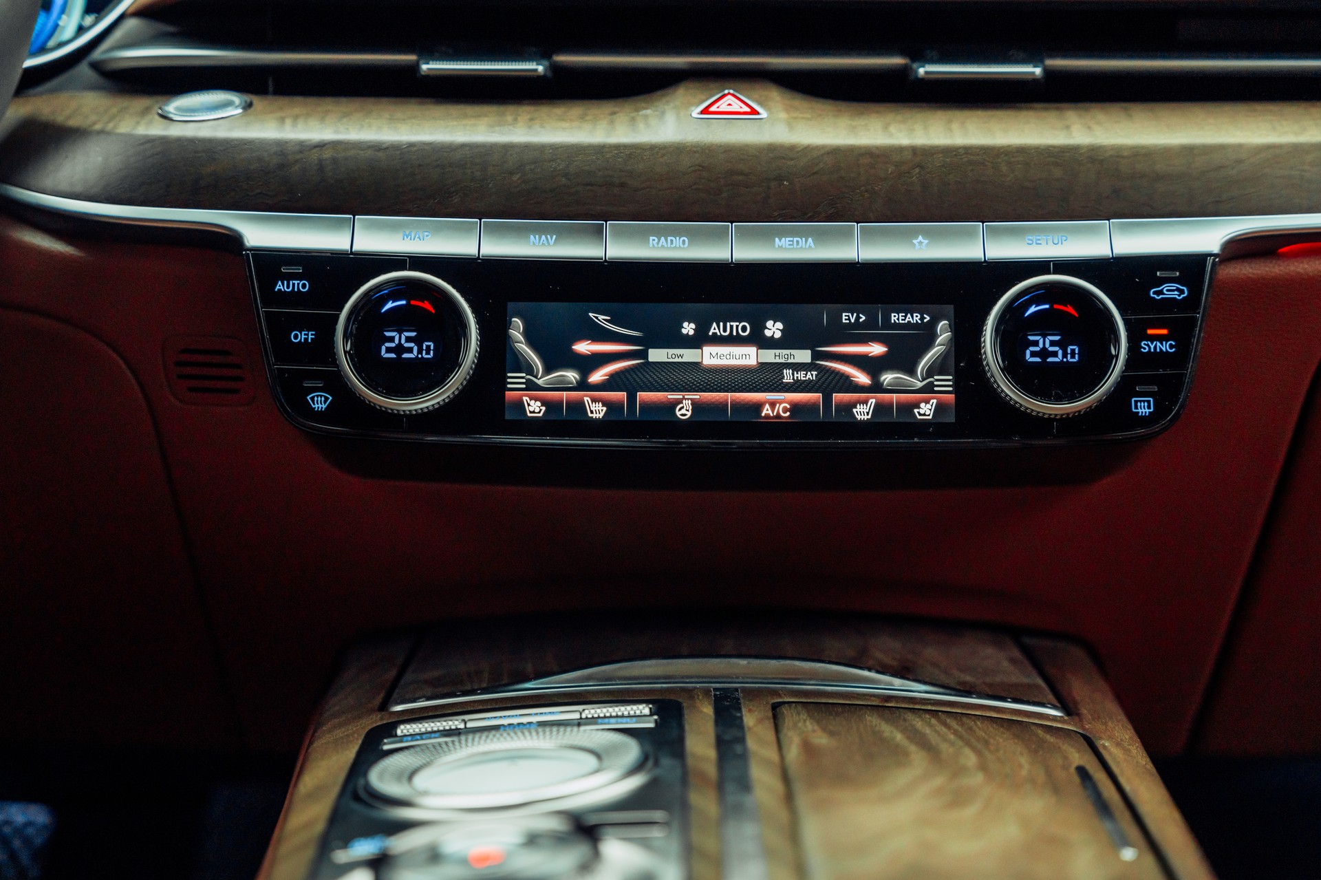 GENESIS G80 Electrificed Luxury 87,2kWh AWD (S)-image-14