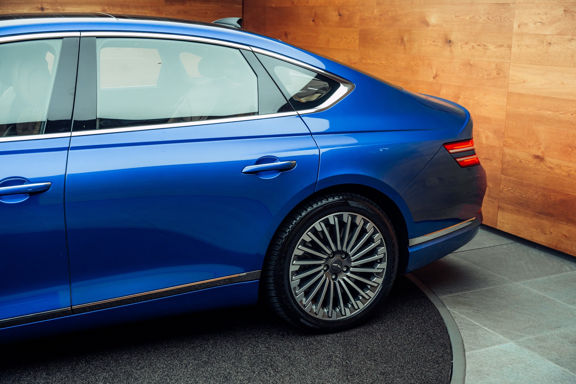 GENESIS G80 Electrificed Luxury 87,2kWh AWD (S)-image-18