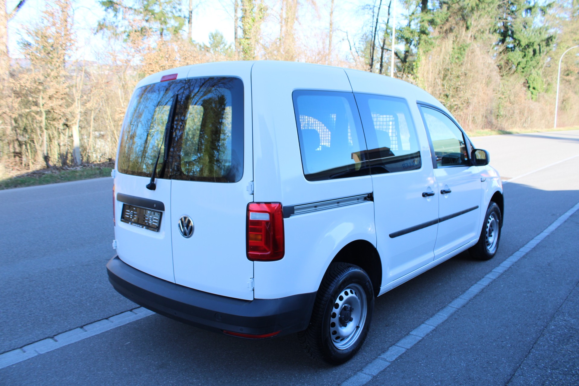 VW Caddy 2.0TDI 4Motion BlueMotion Technology-showroom-element-3