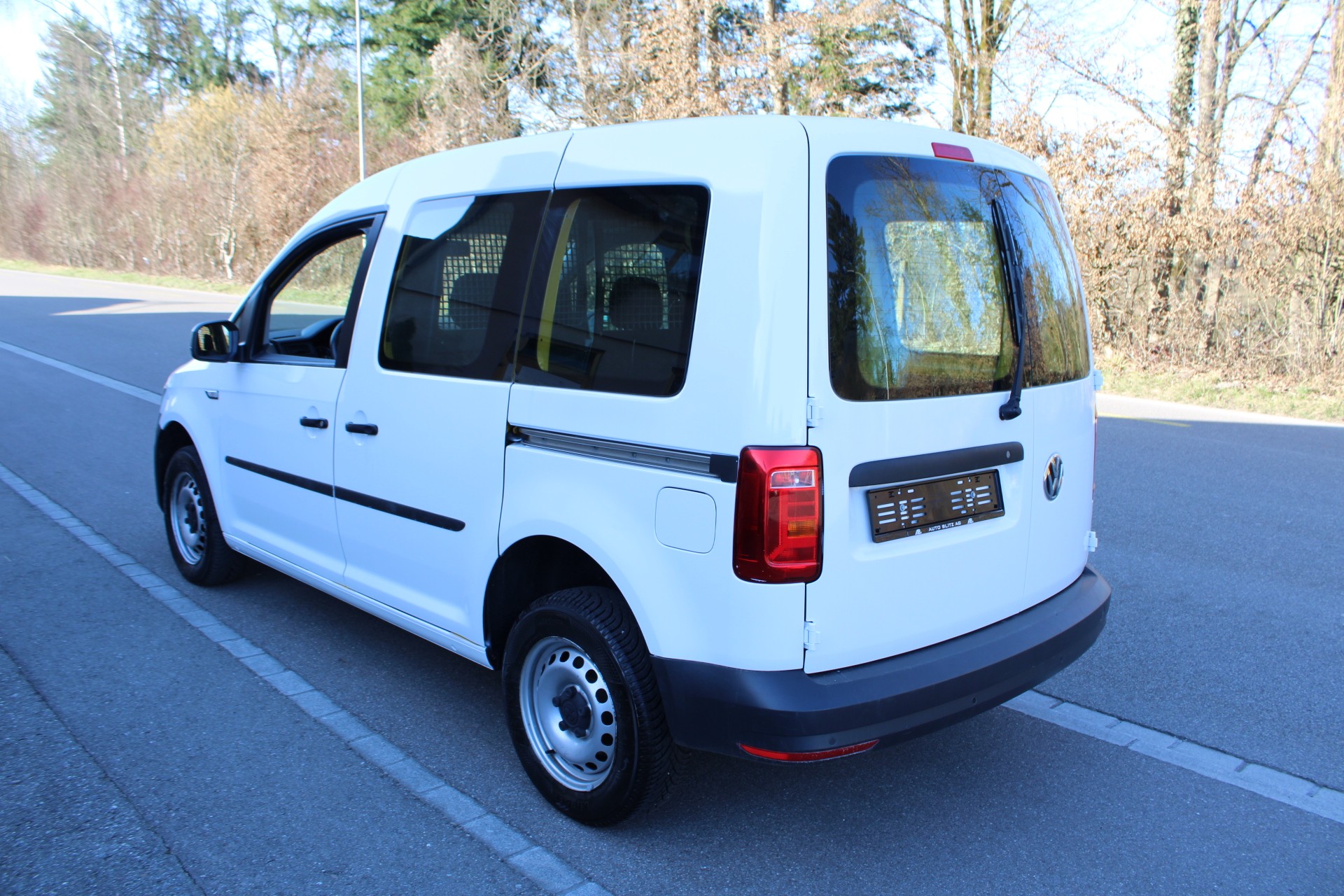 VW Caddy 2.0TDI 4Motion BlueMotion Technology-showroom-element-1