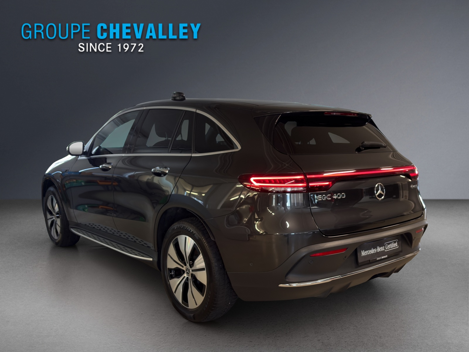 MERCEDES-BENZ EQC 400 4Matic EQ Star-showroom-element-3