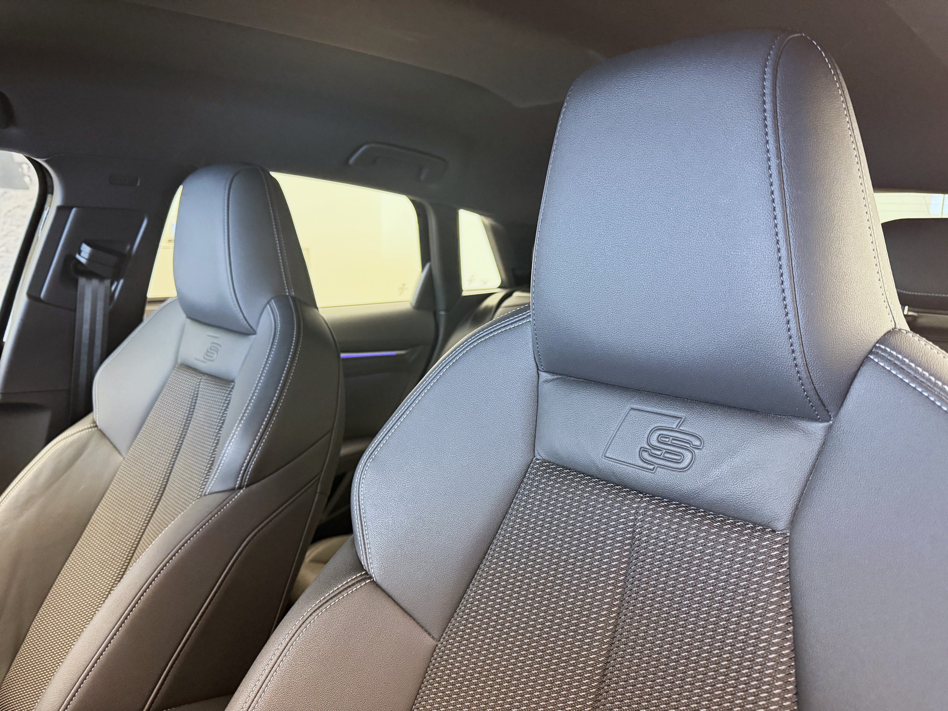 AUDI A3 Sportback 35 TFSI Attraction S-tronic-image-5